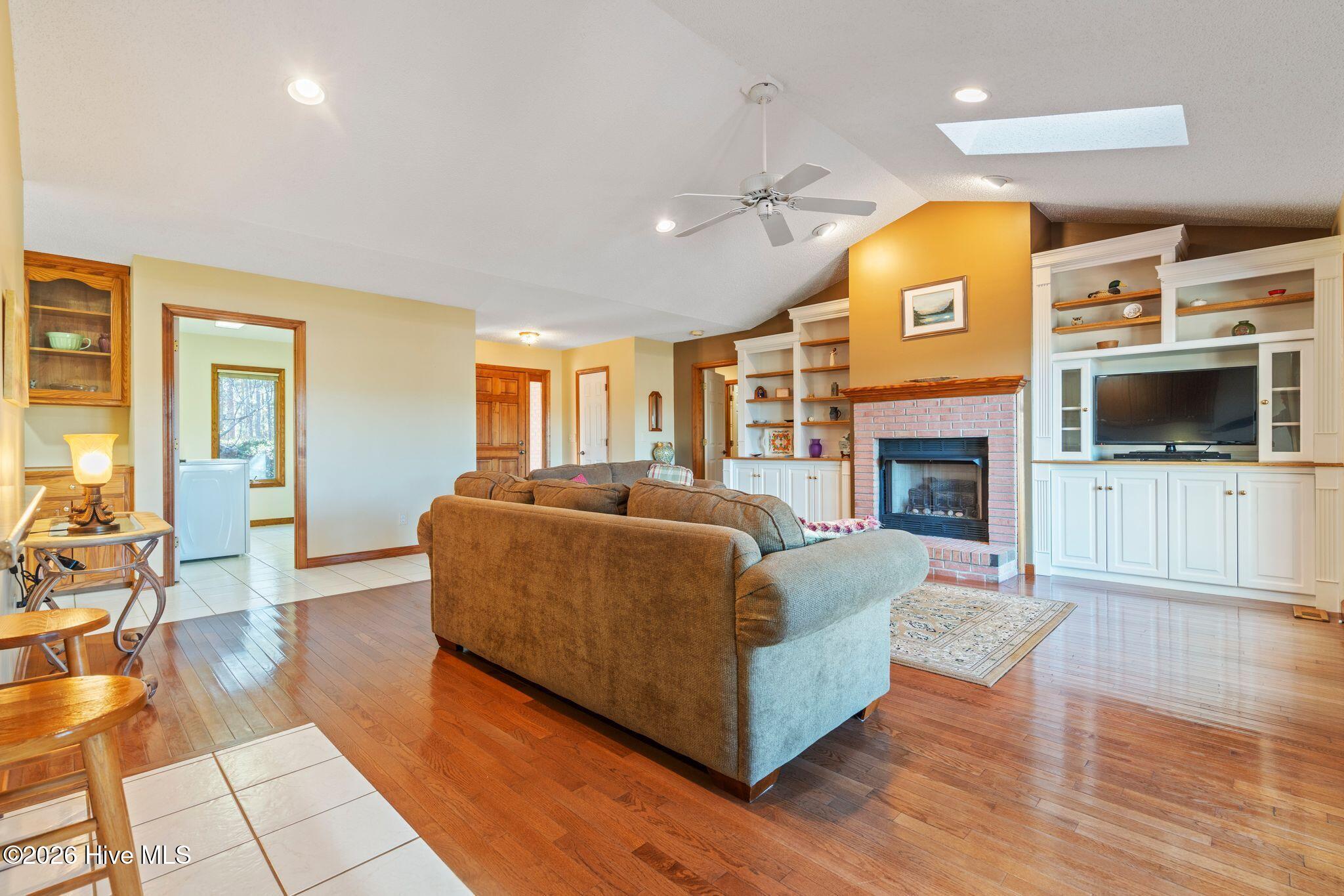 100552539 | Photo 10