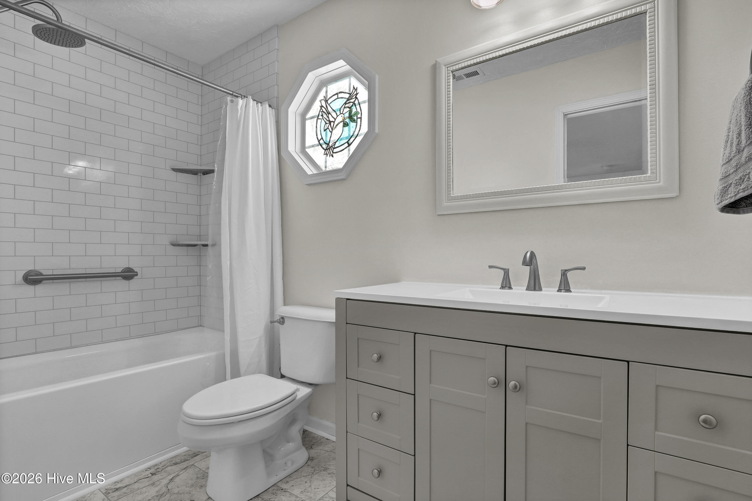 100550562 | Photo 28