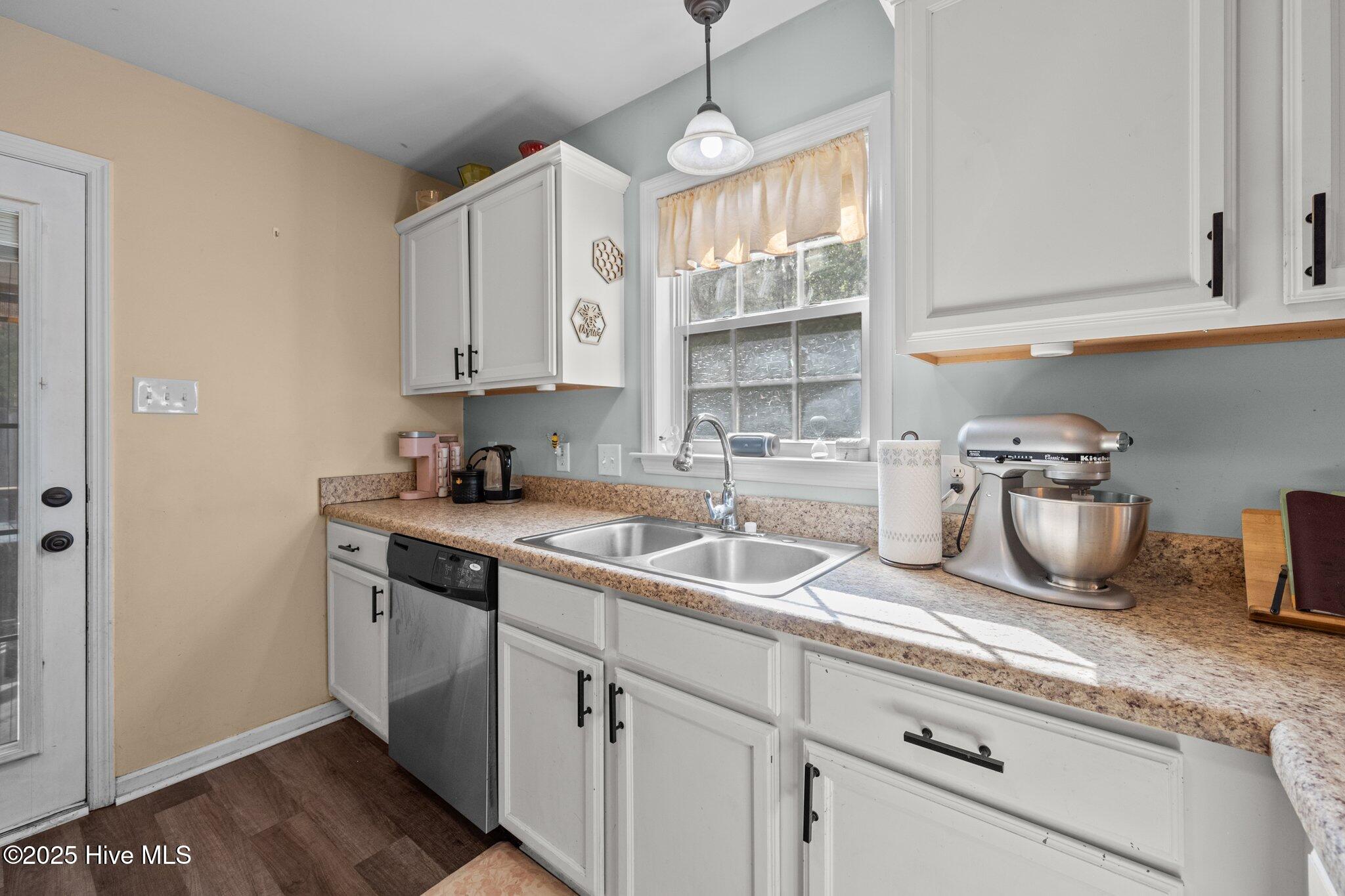 100557104 | Photo 43