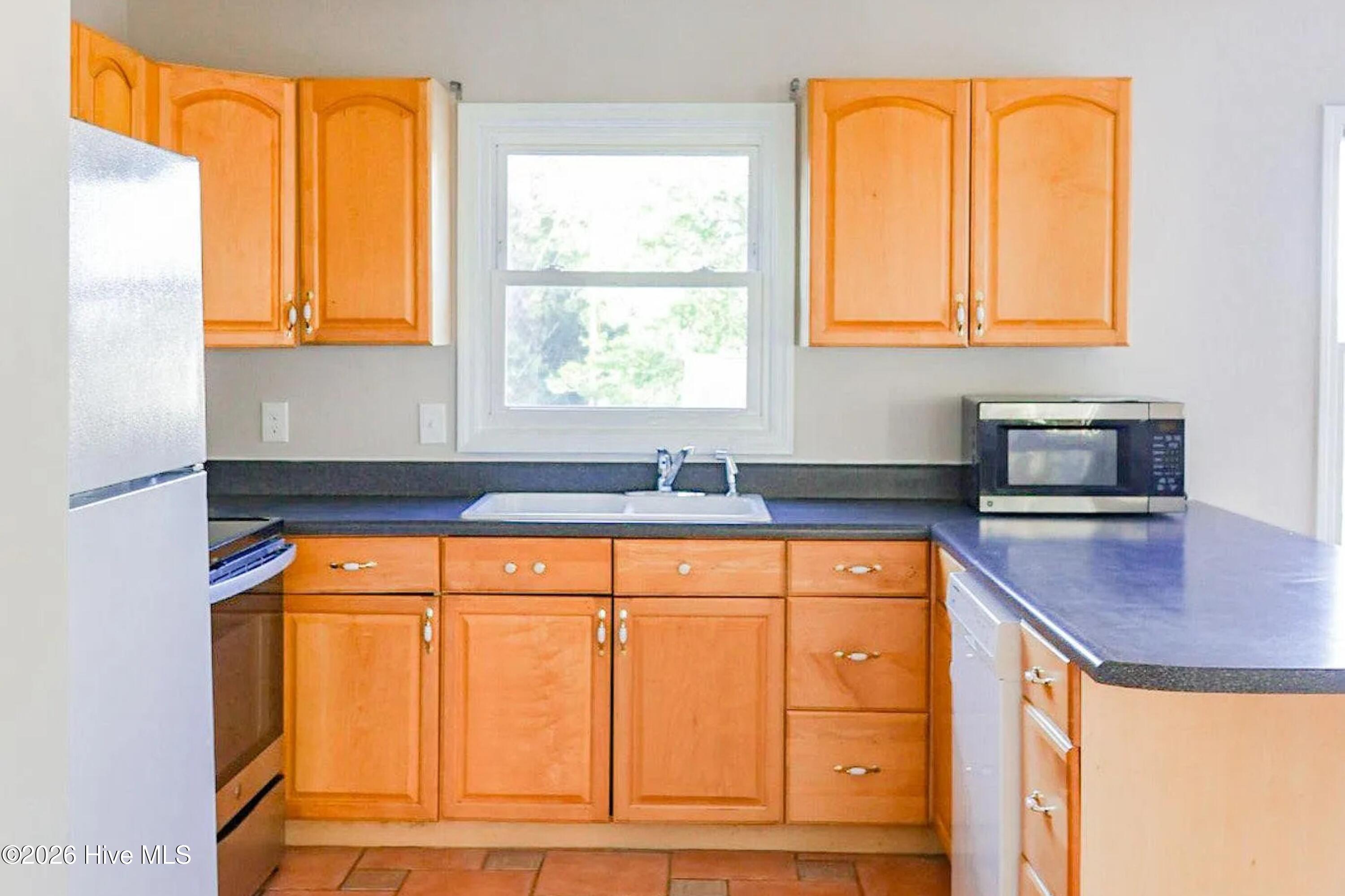 100570662 | Photo 32