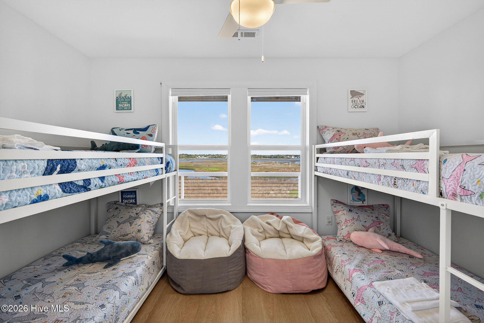 100565541 | Photo 32