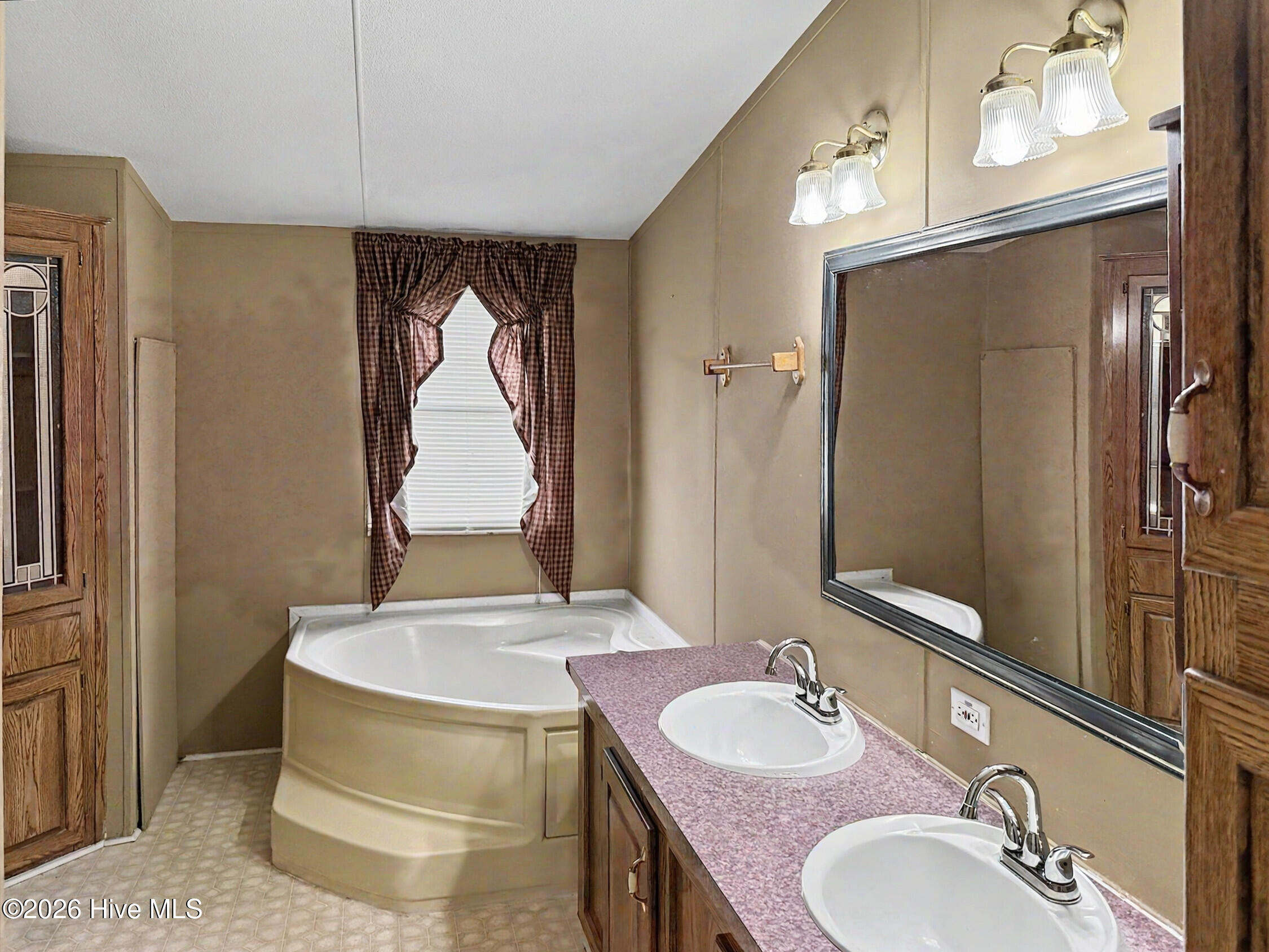 Master Bath 1