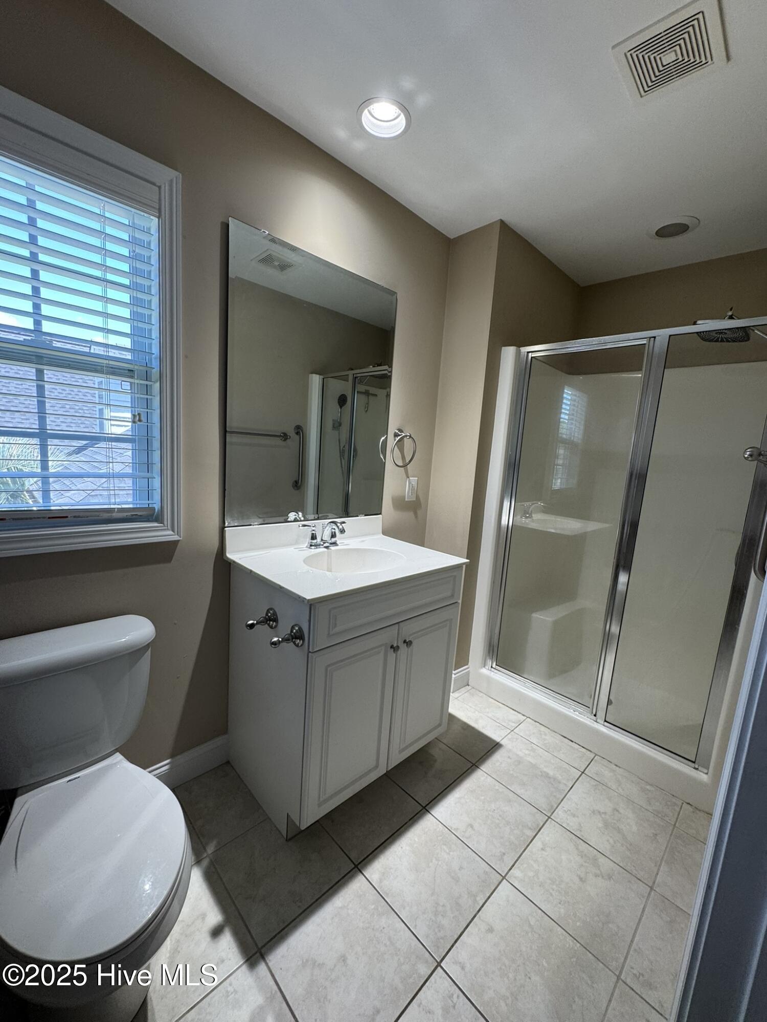 100520505 | Photo 26