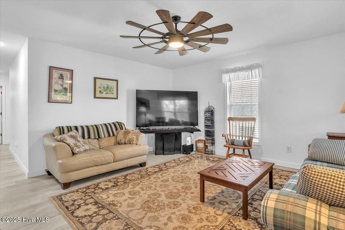 100539108 | Photo 19