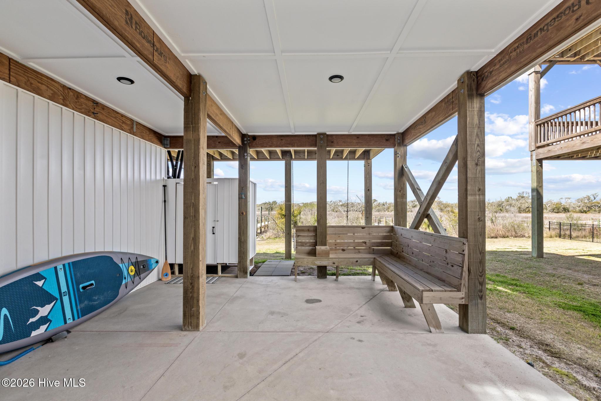 100562400 | Photo 35