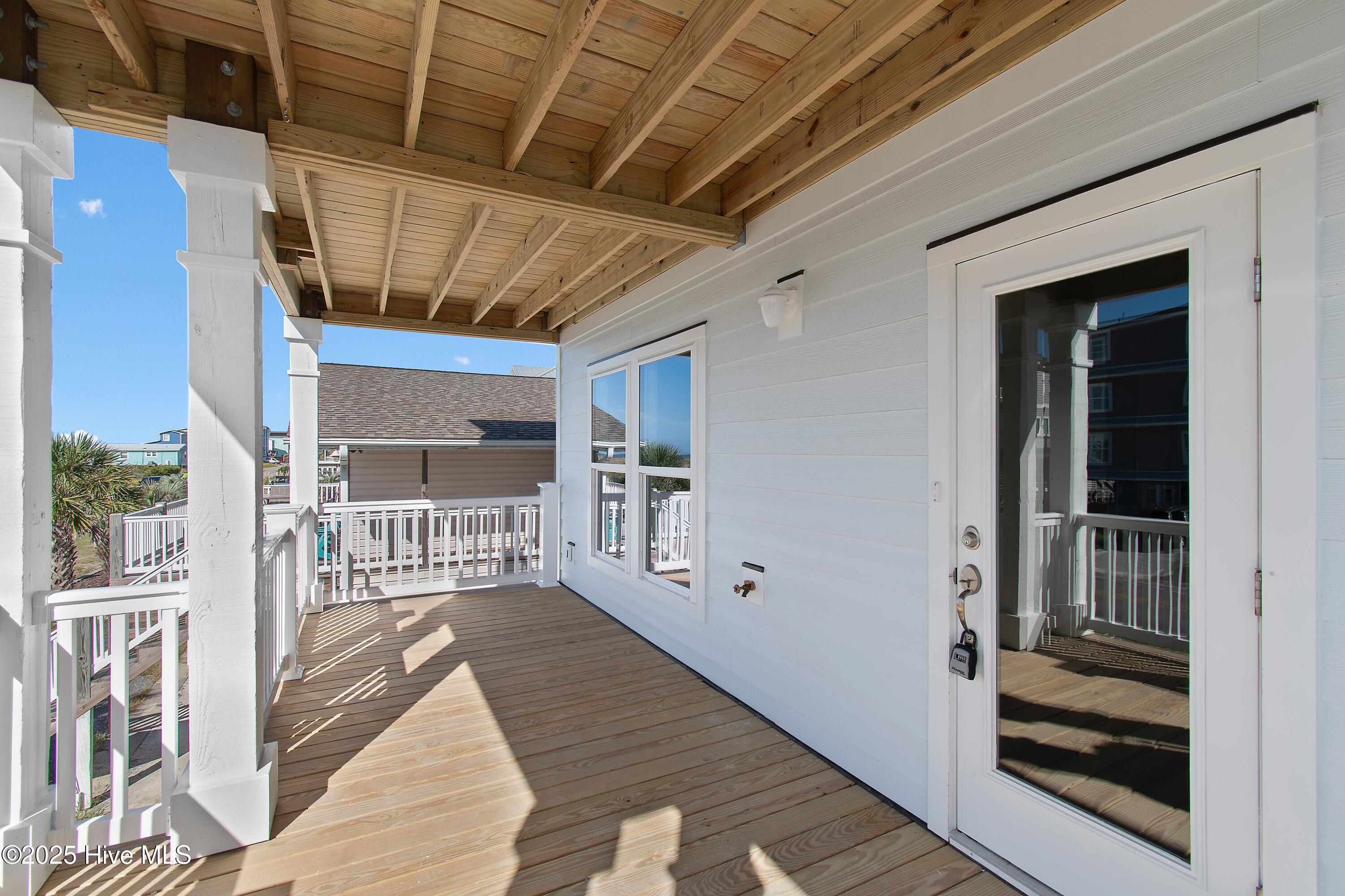 100511699 | Photo 48