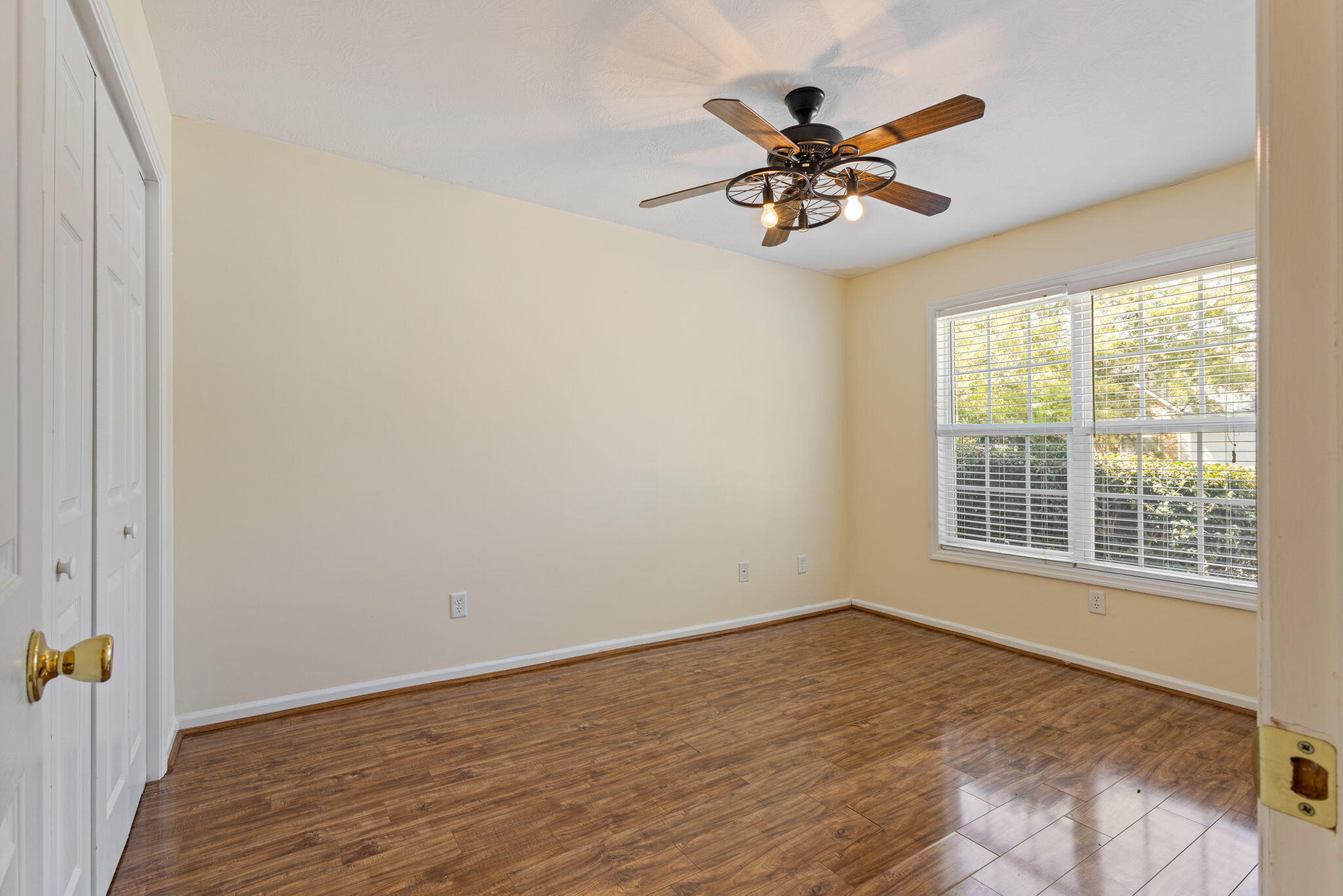 8-web-or-mls-422 Northrop Place-23