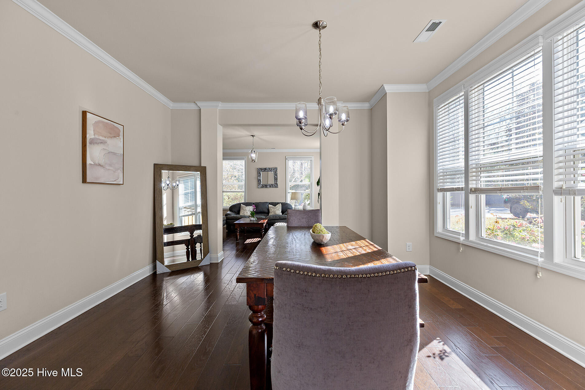 100531047 | Photo 14