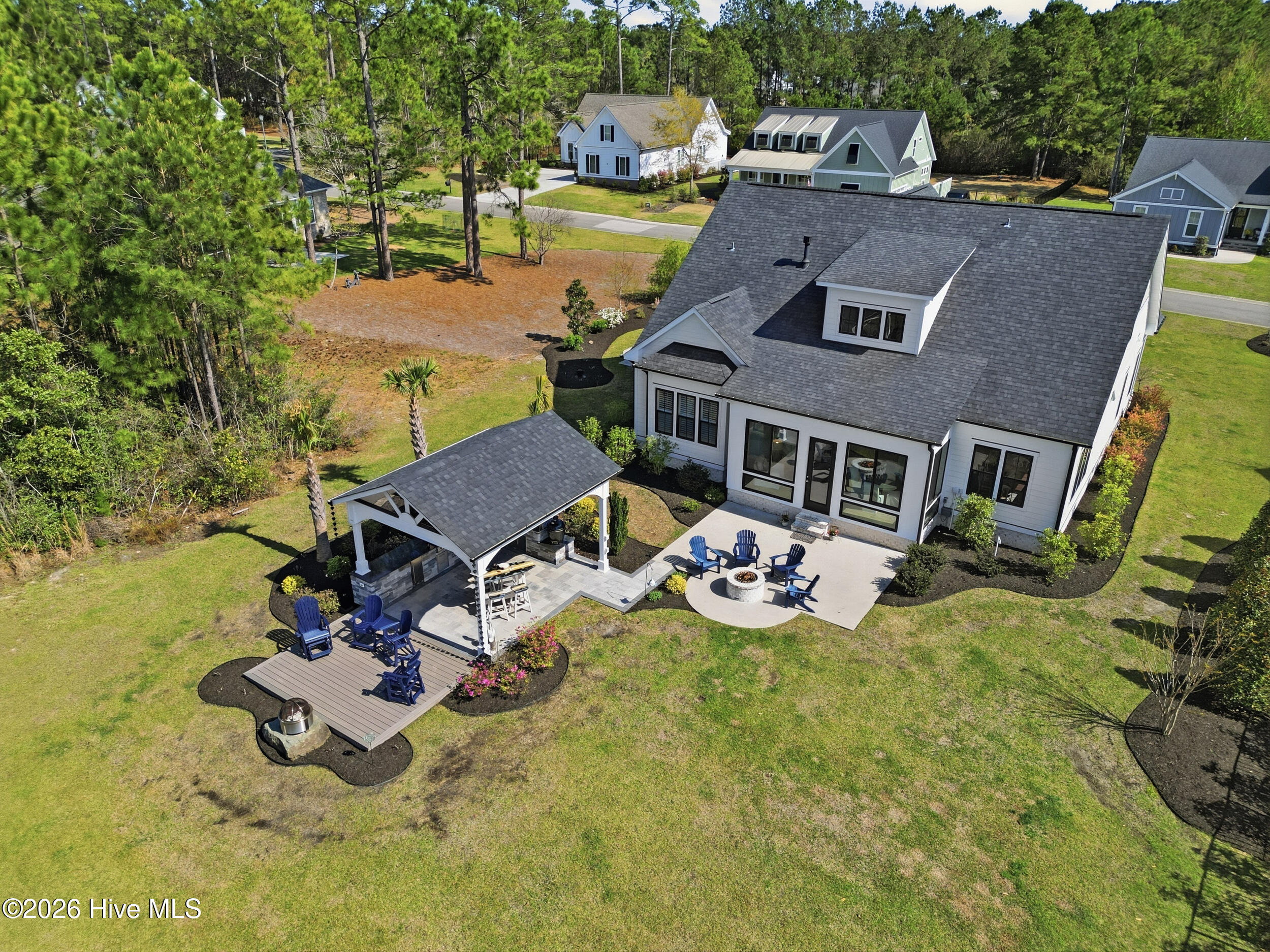 100563980 | Photo 90