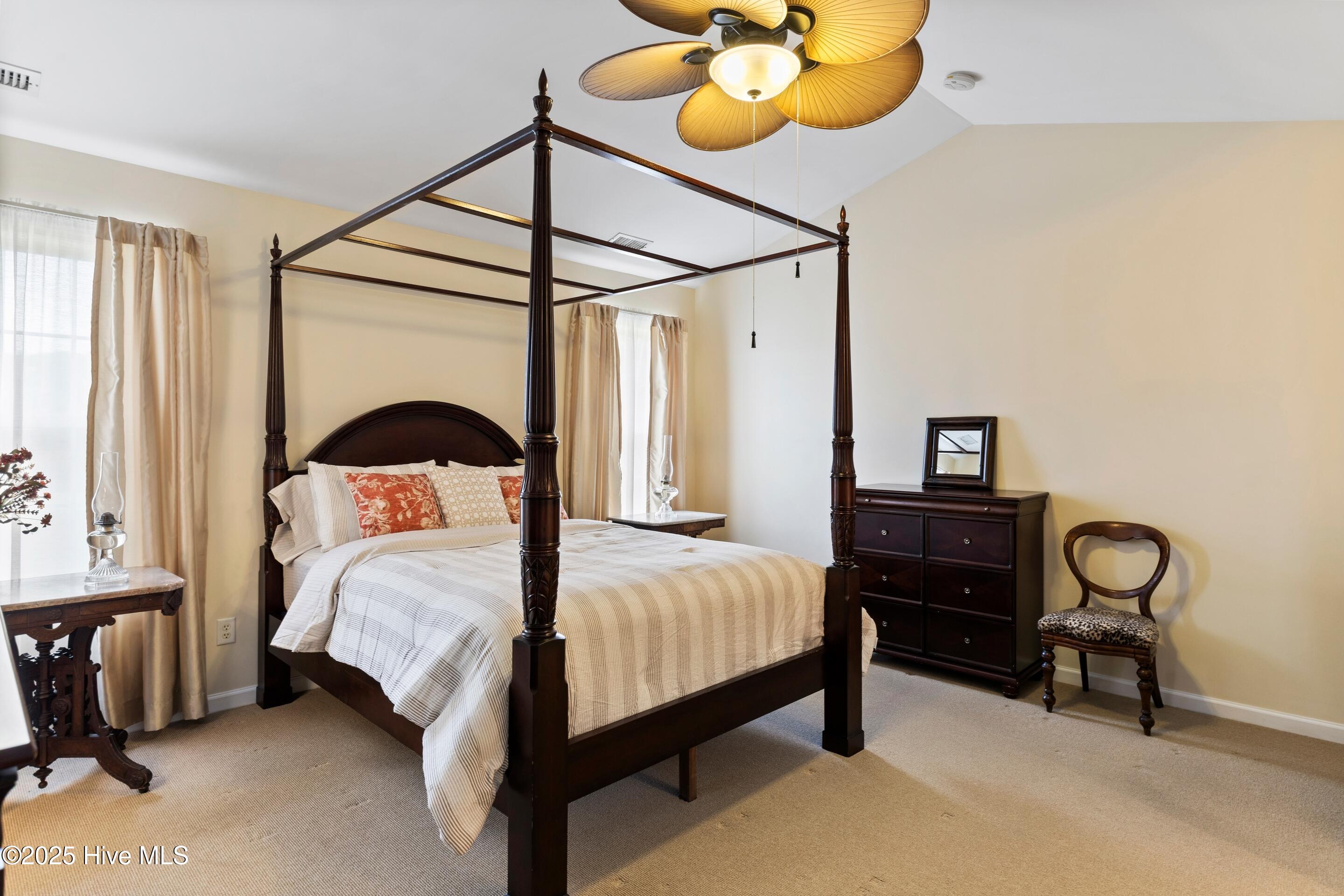 100528797 | Photo 24