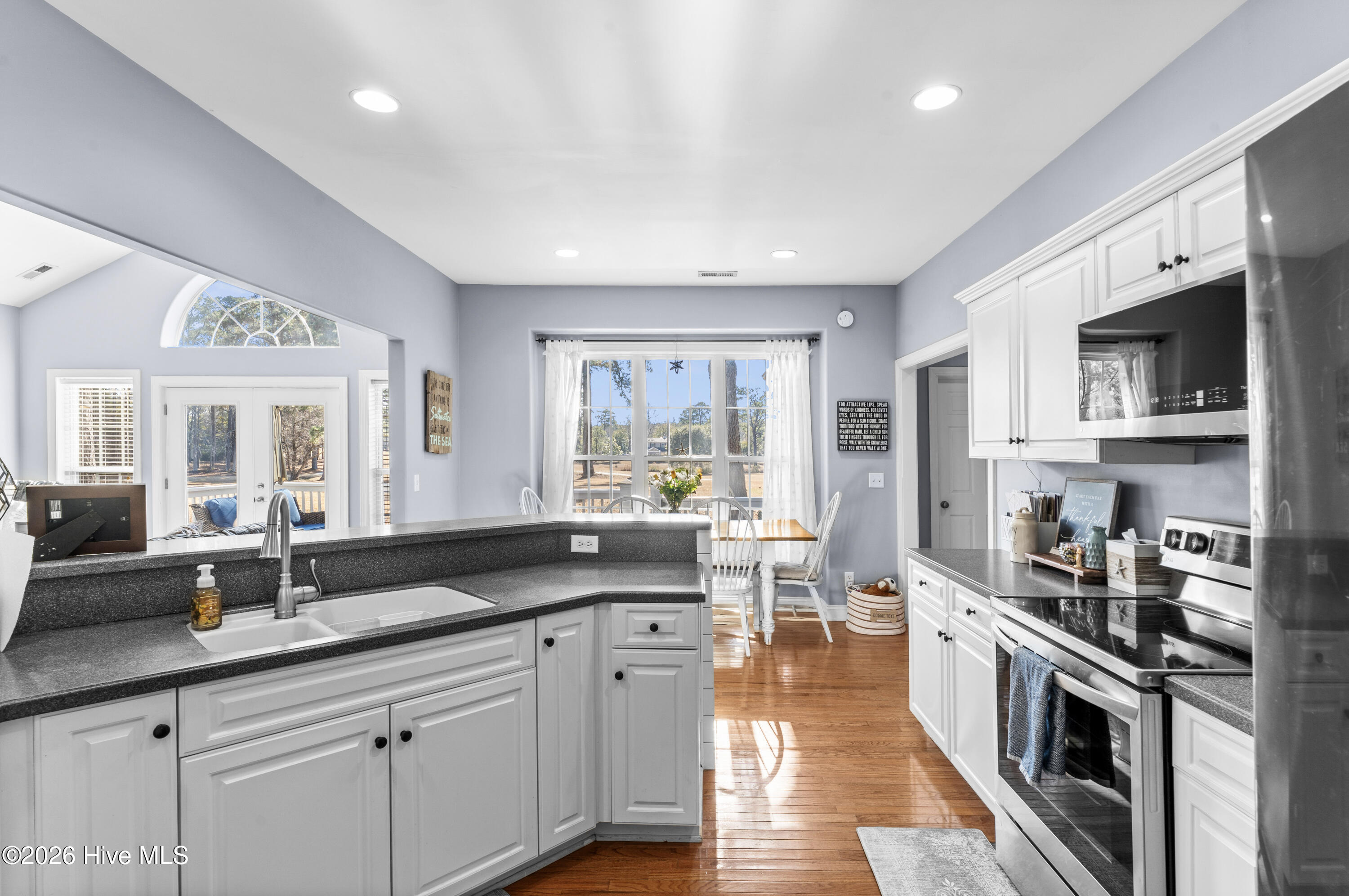 100550440 | Photo 28