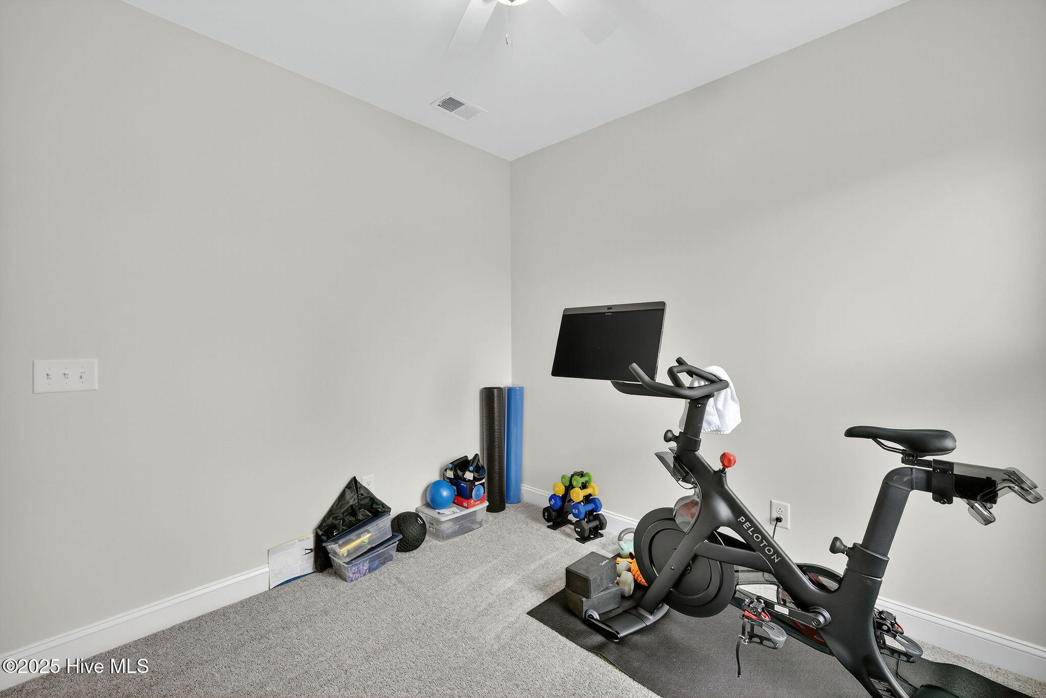 100565700 | Photo 45