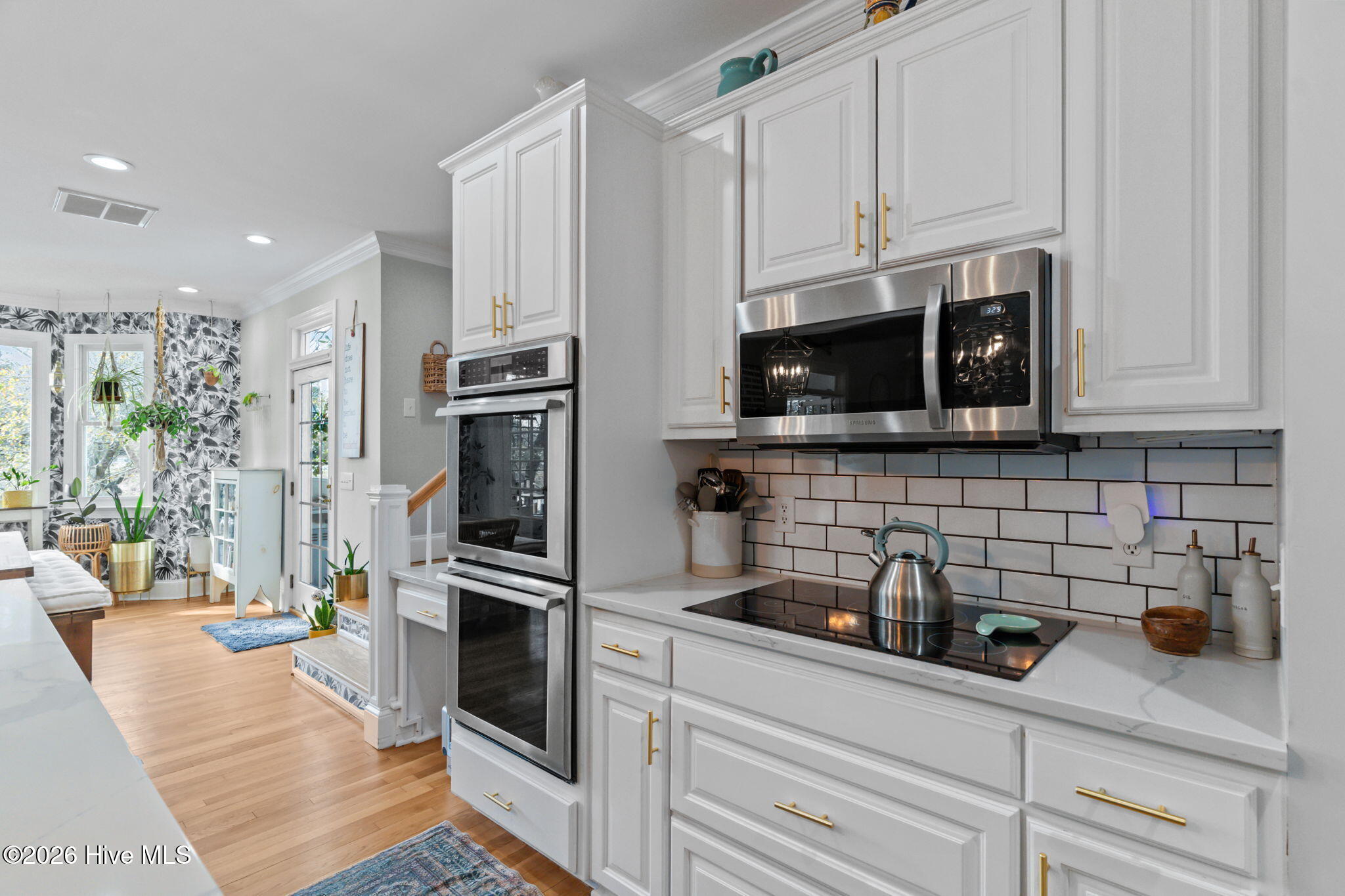 100556874 | Photo 26