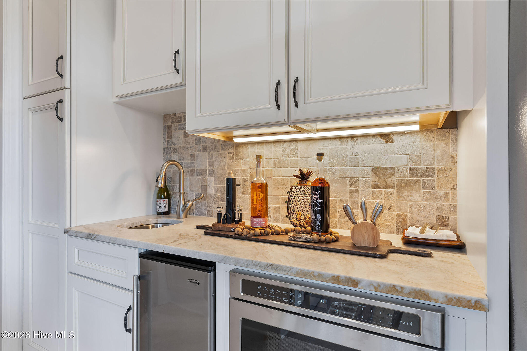 100553597 | Photo 22