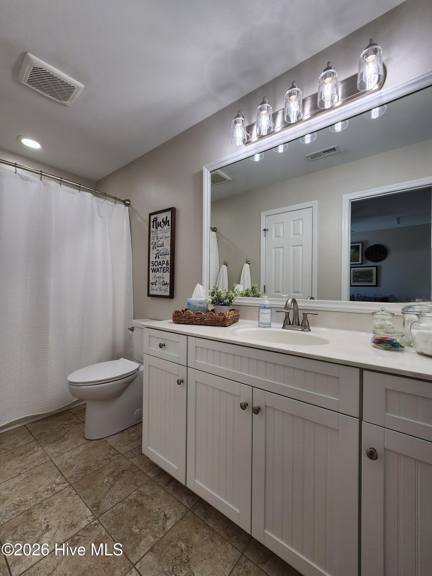 100570364 | Photo 37