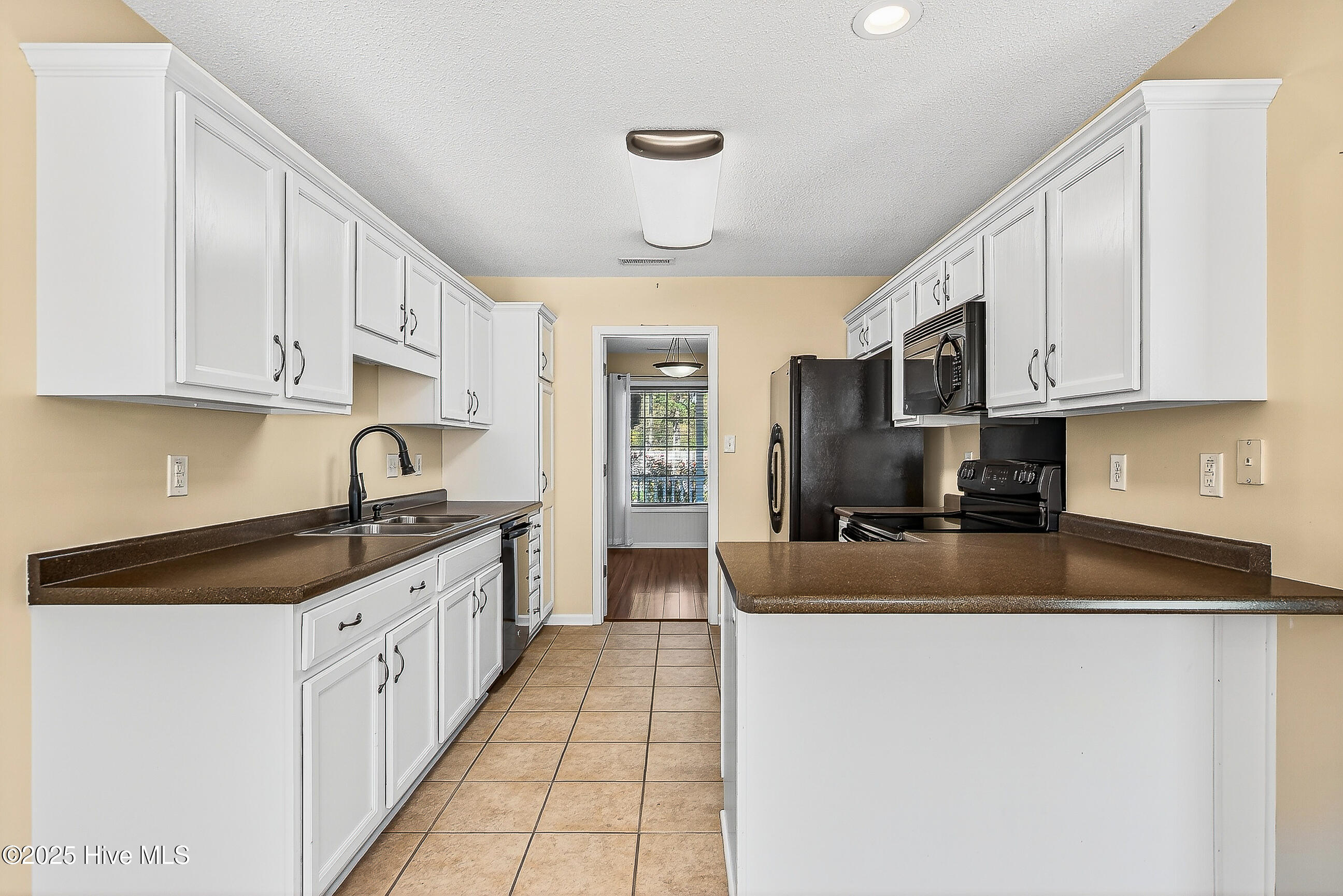 100540052 | Photo 10