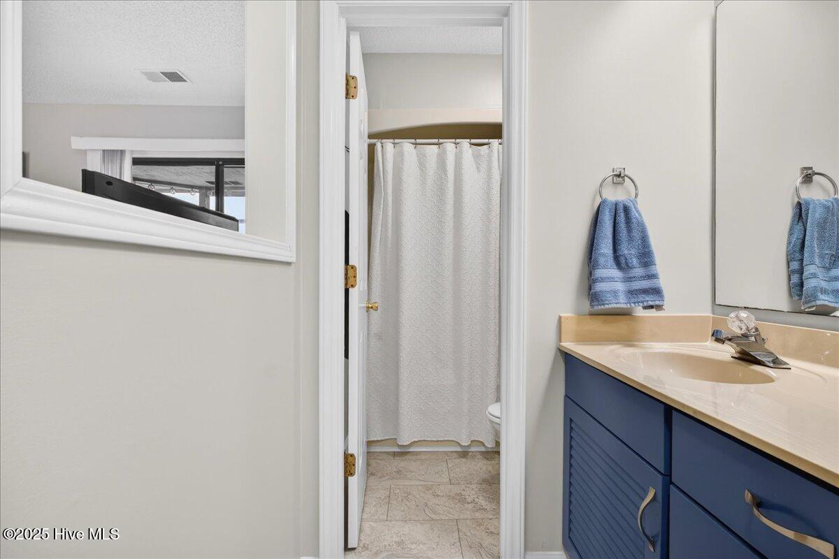 100545119 | Photo 25