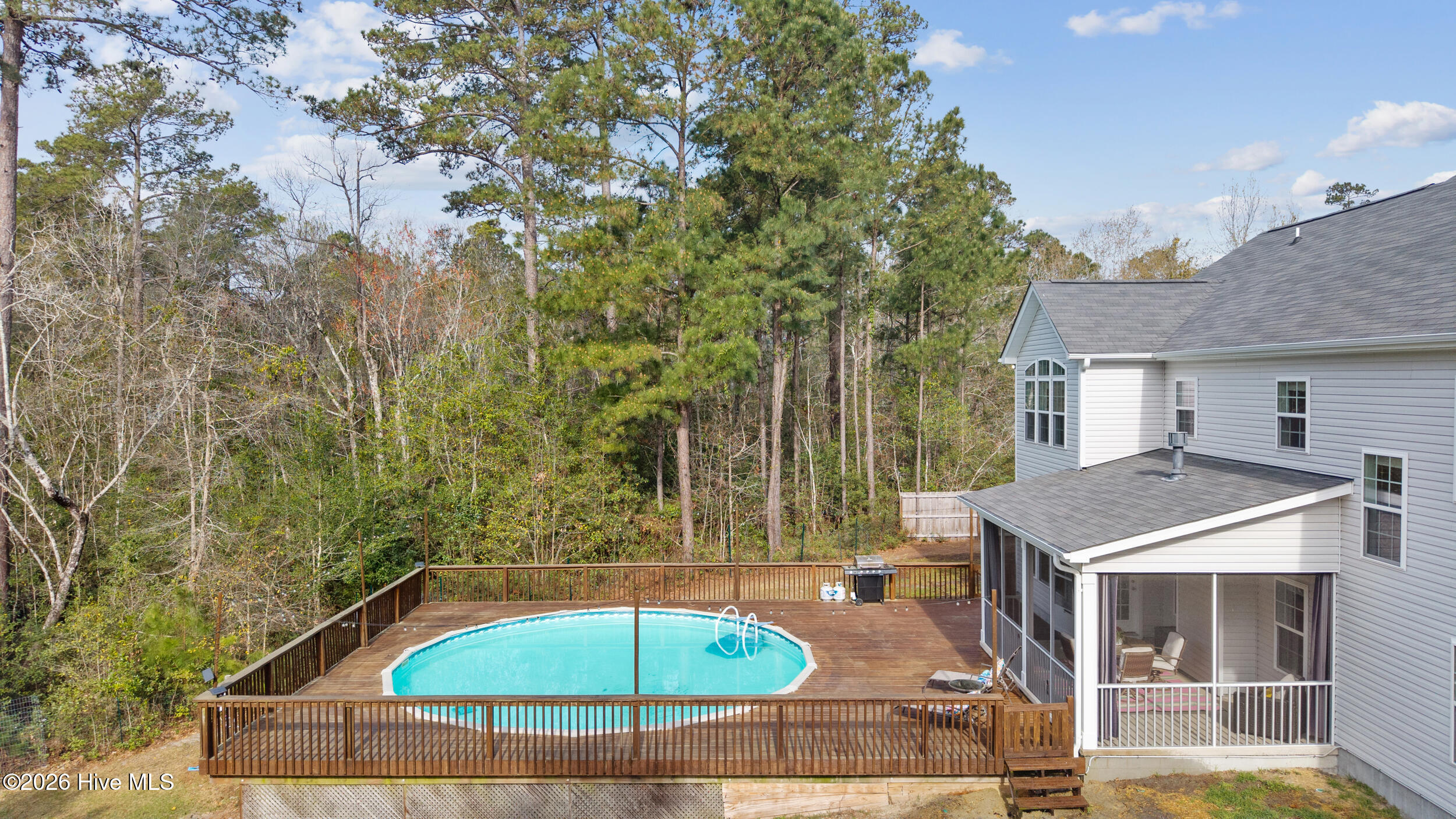 100562179 | Photo 61