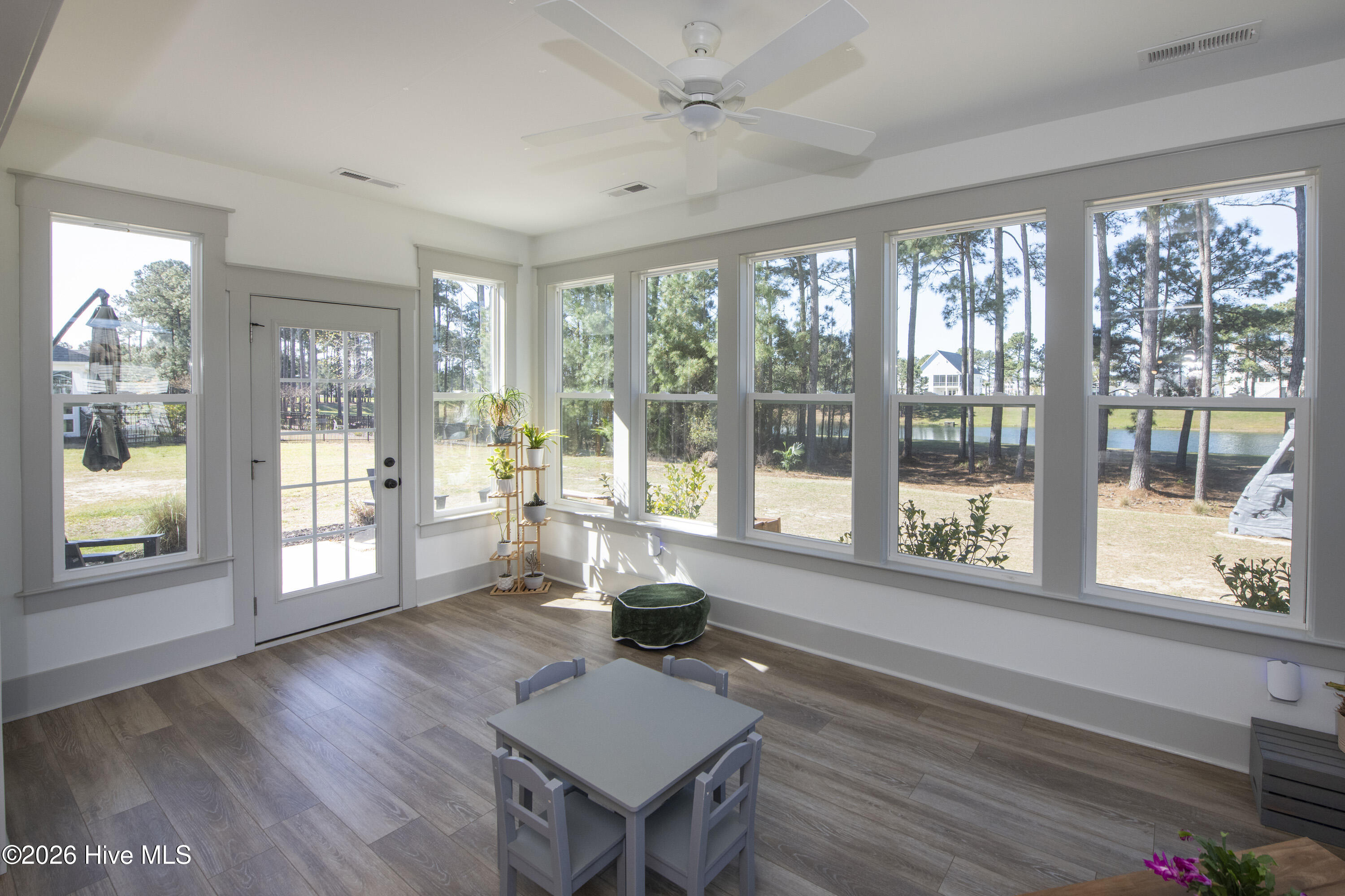 100563694 | Photo 28