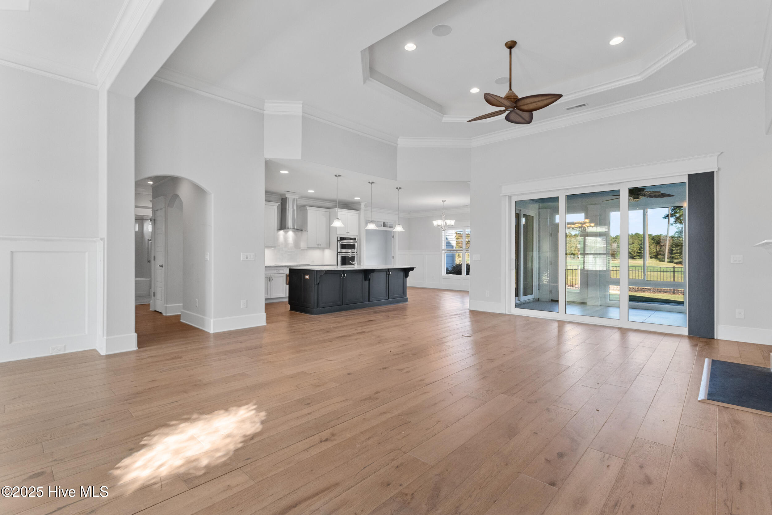 100541270 | Photo 52