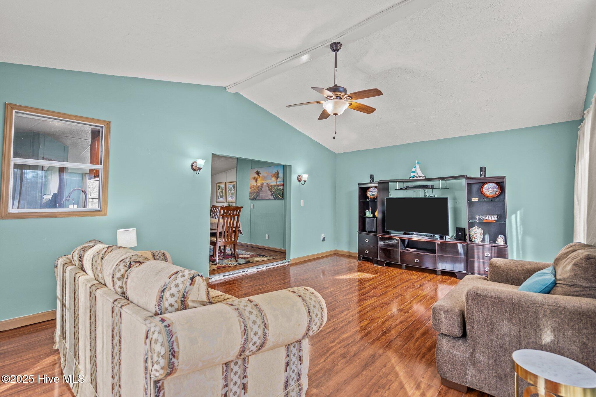 100564611 | Photo 16