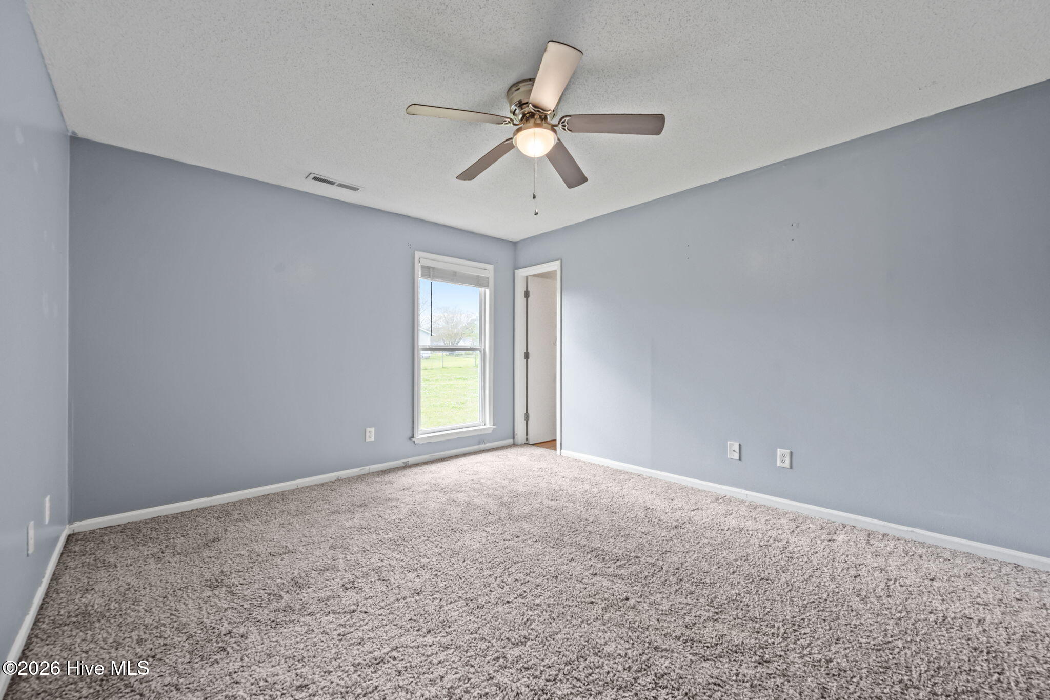 100563828 | Photo 17