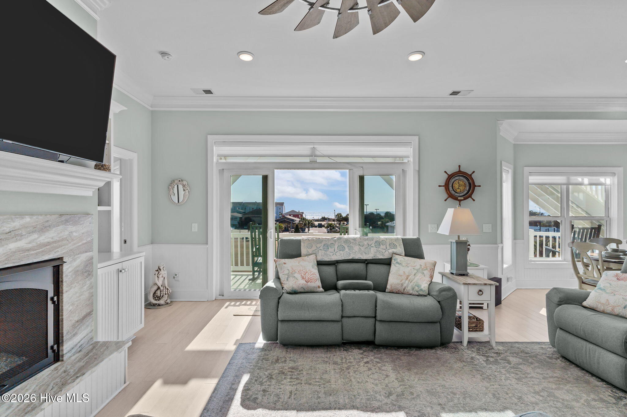 100549161 | Photo 27