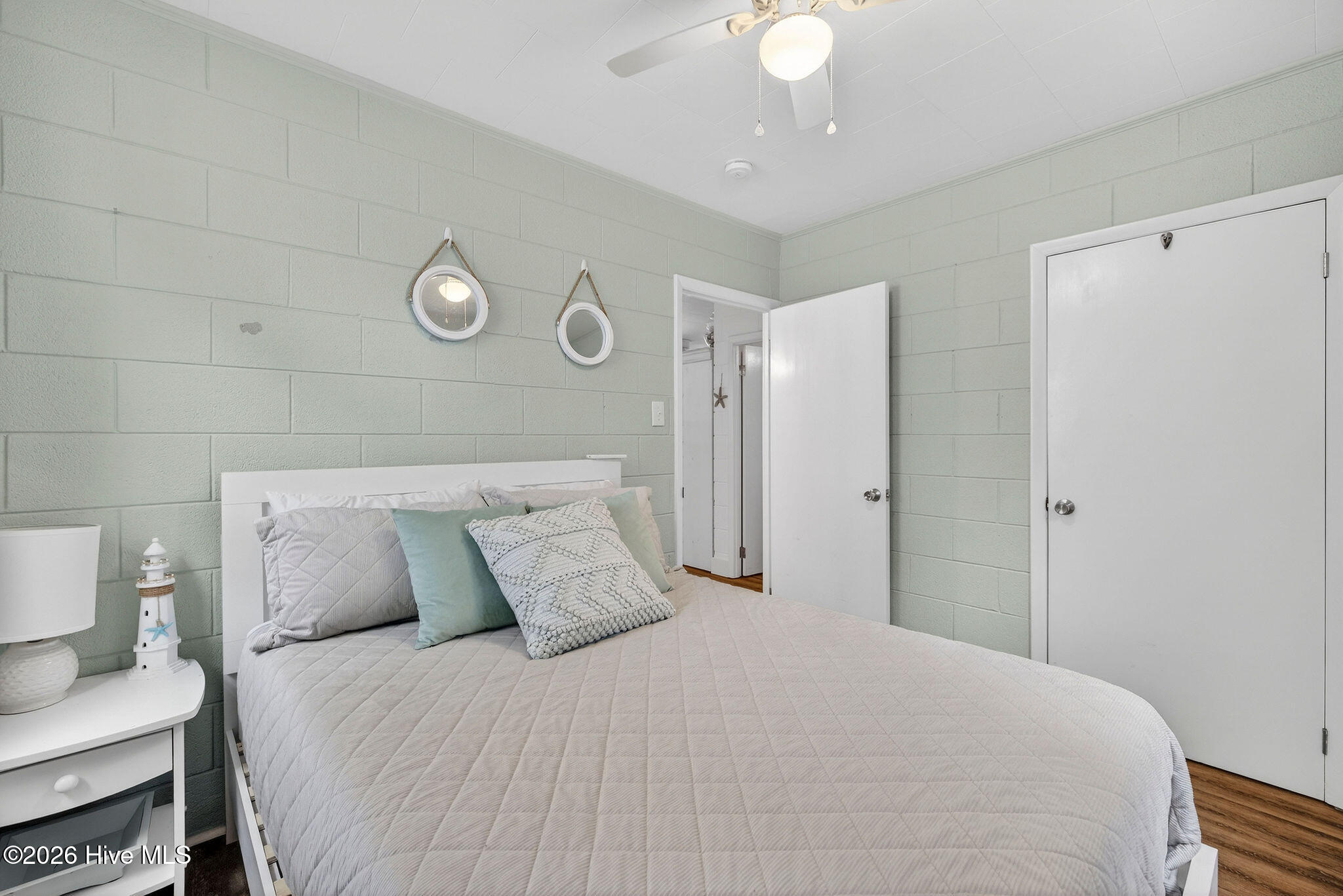 100553200 | Photo 26