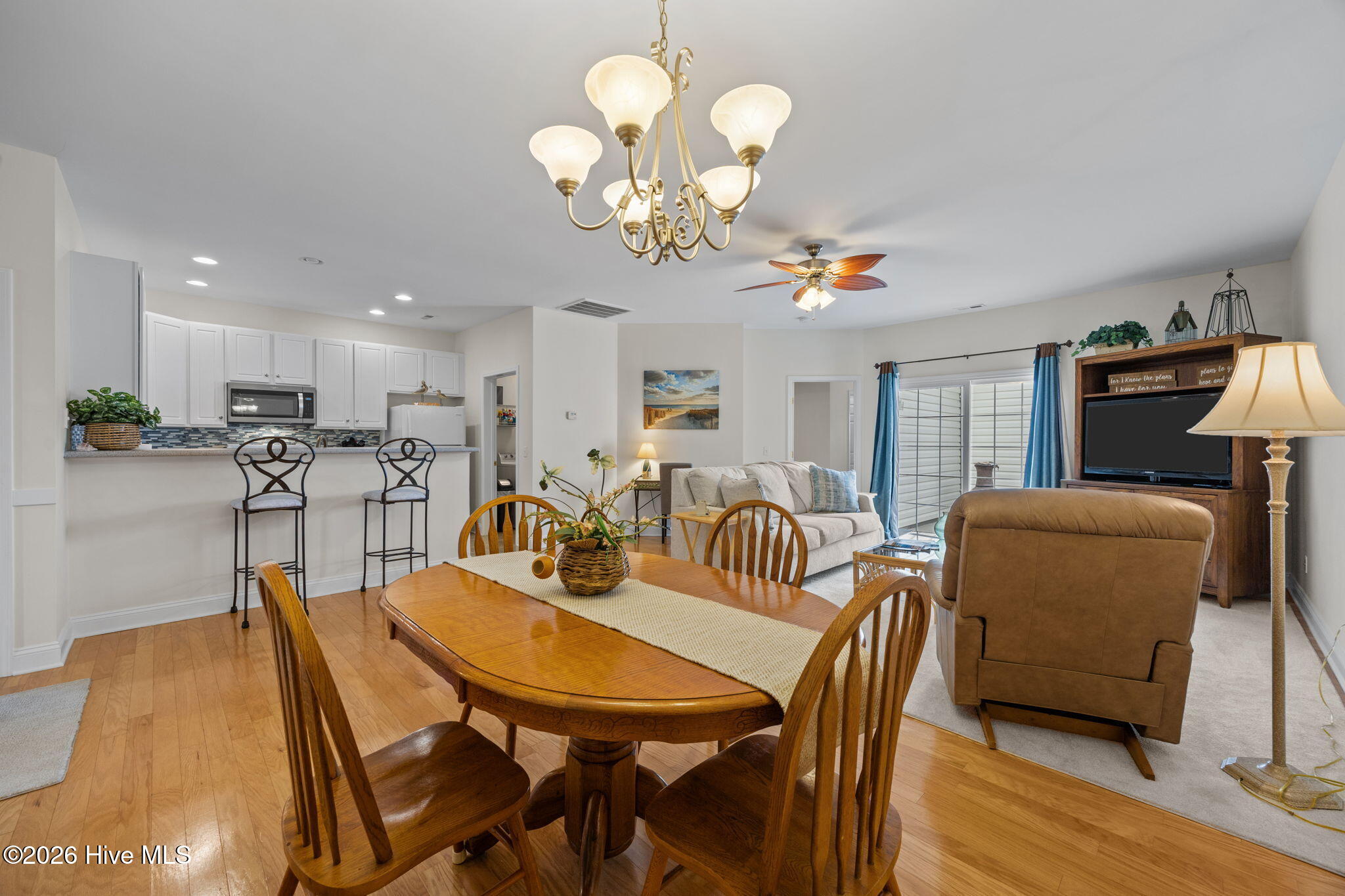 100556175 | Photo 14