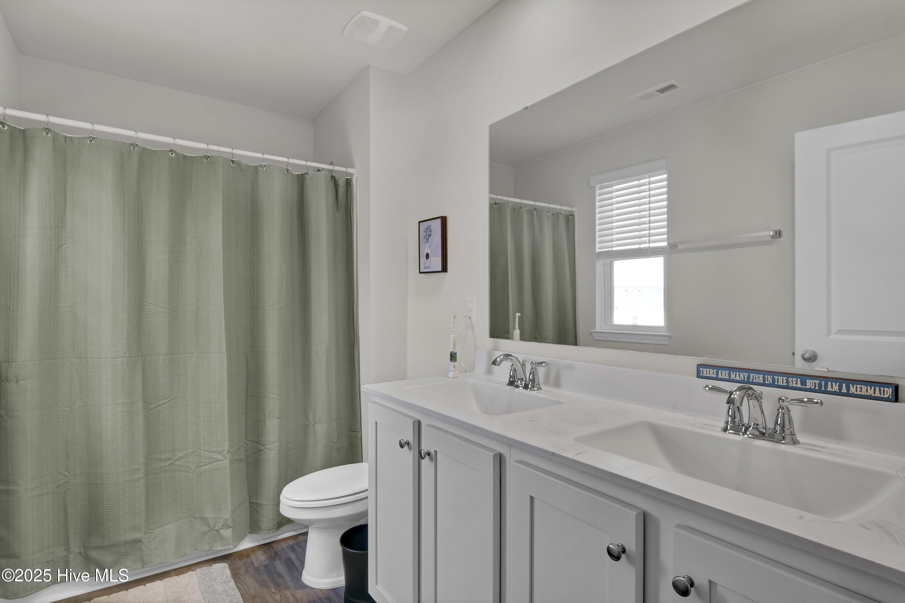 100561368 | Photo 30