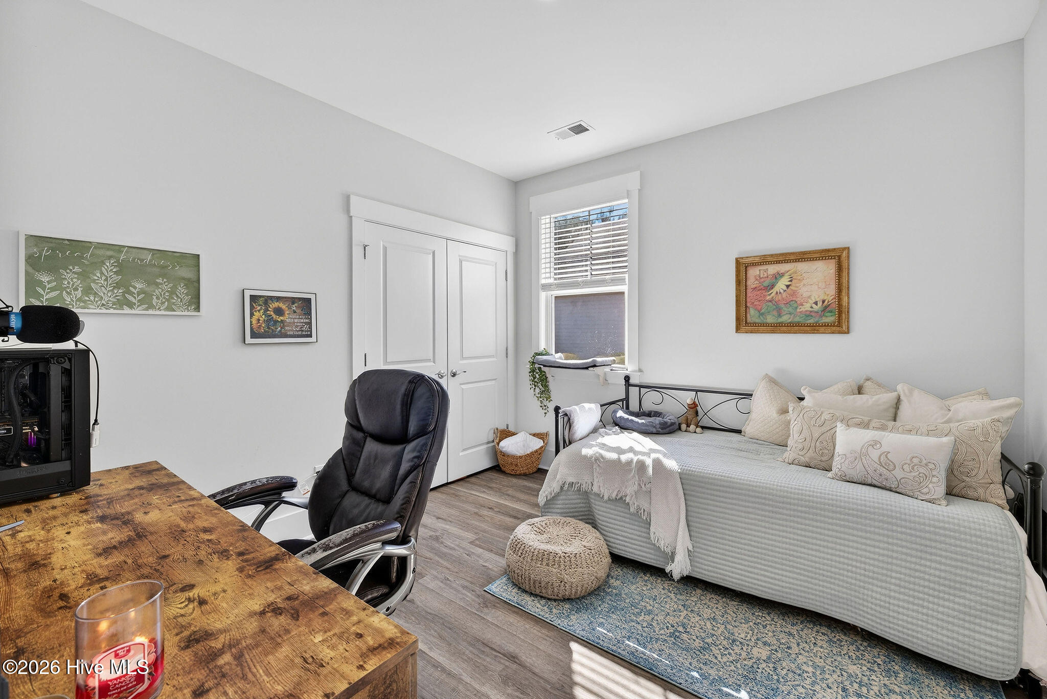 100563457 | Photo 16