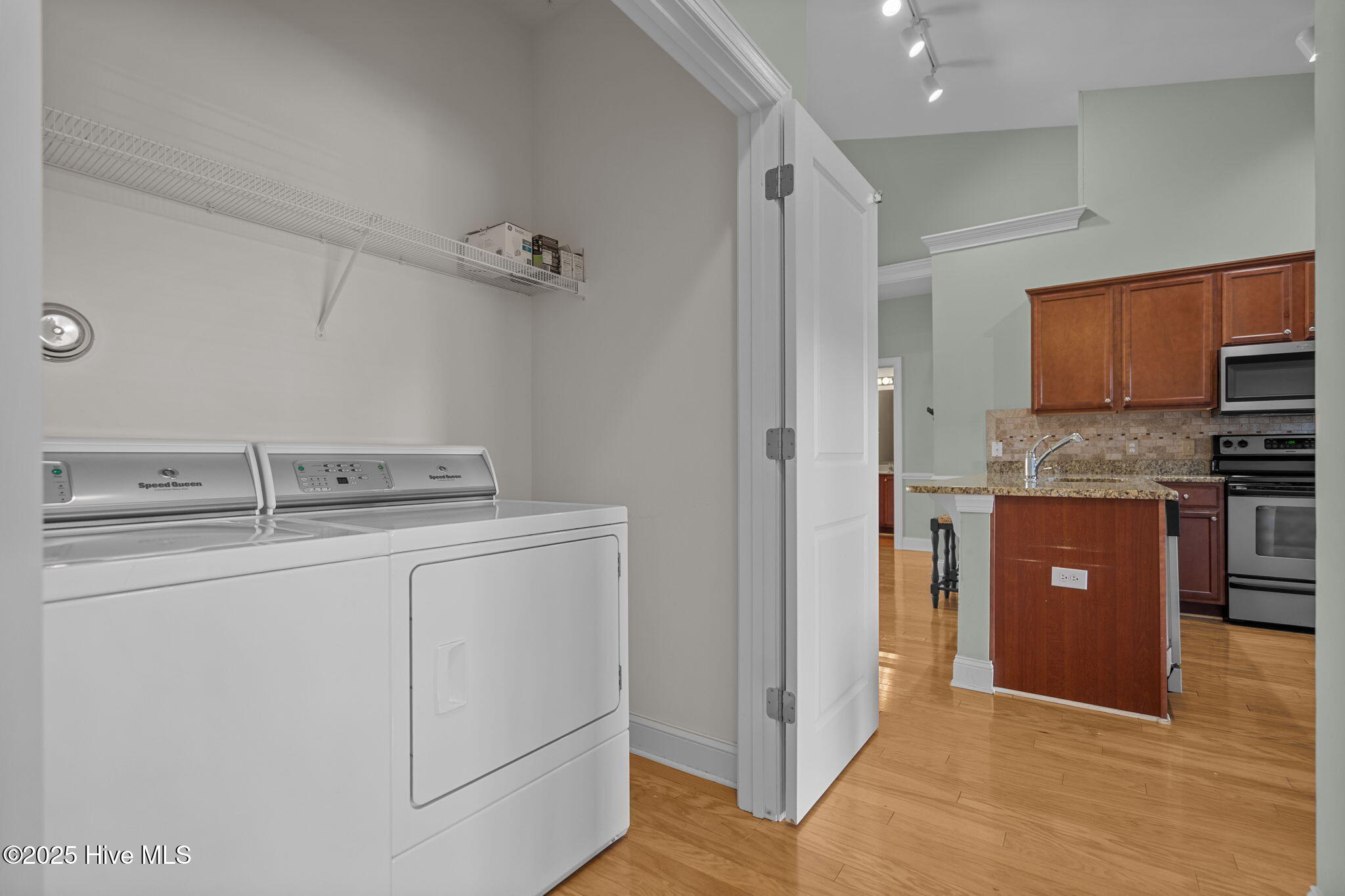 100559458 | Photo 20