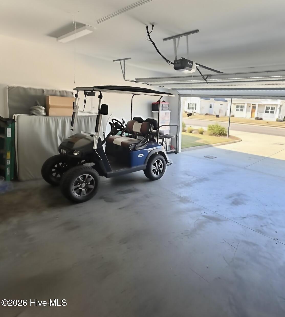 100558170 | Photo 22