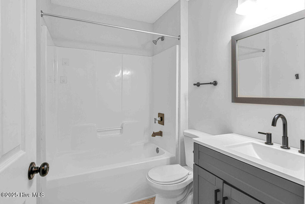 100546820 | Photo 13