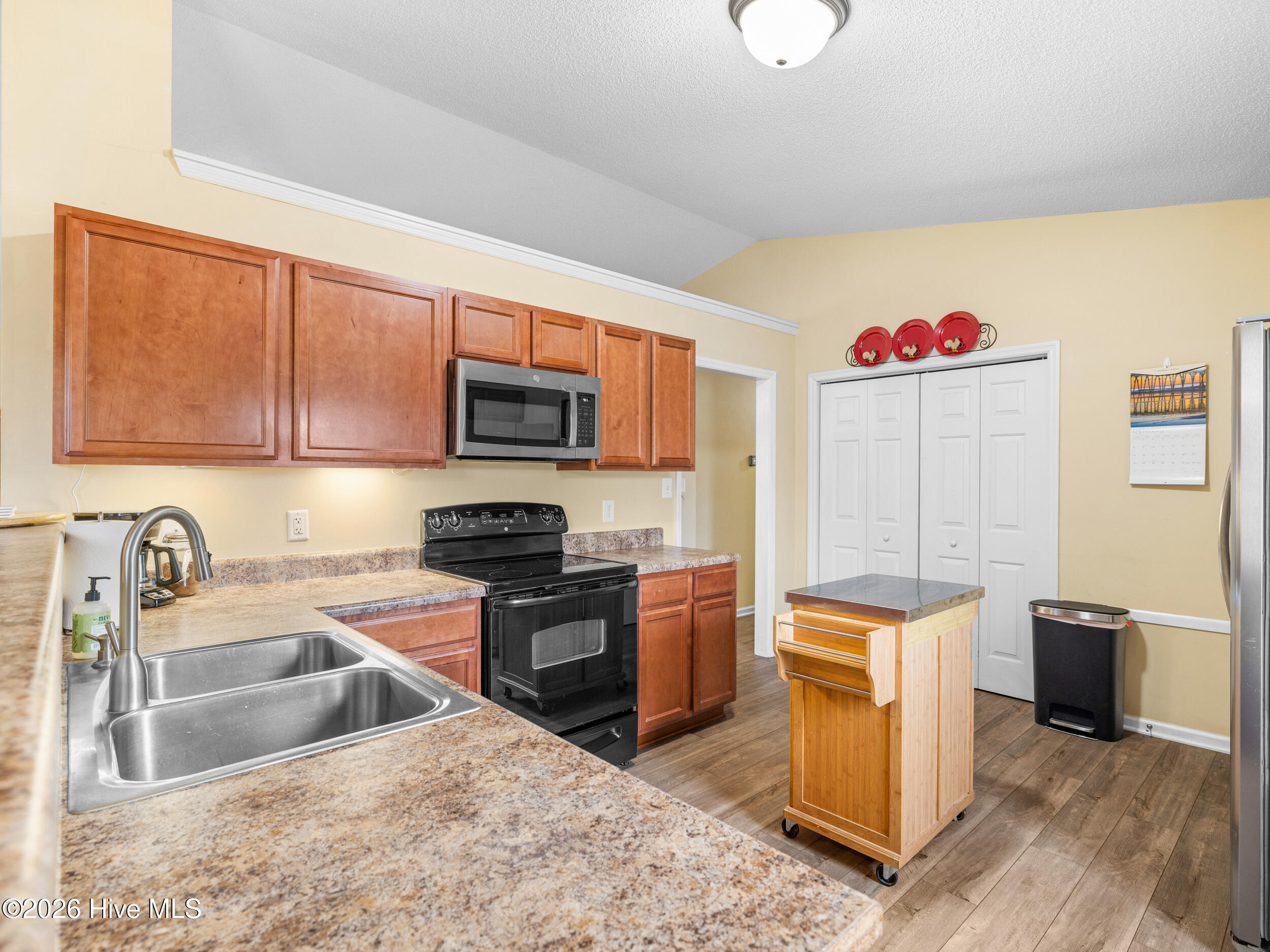 100556892 | Photo 26