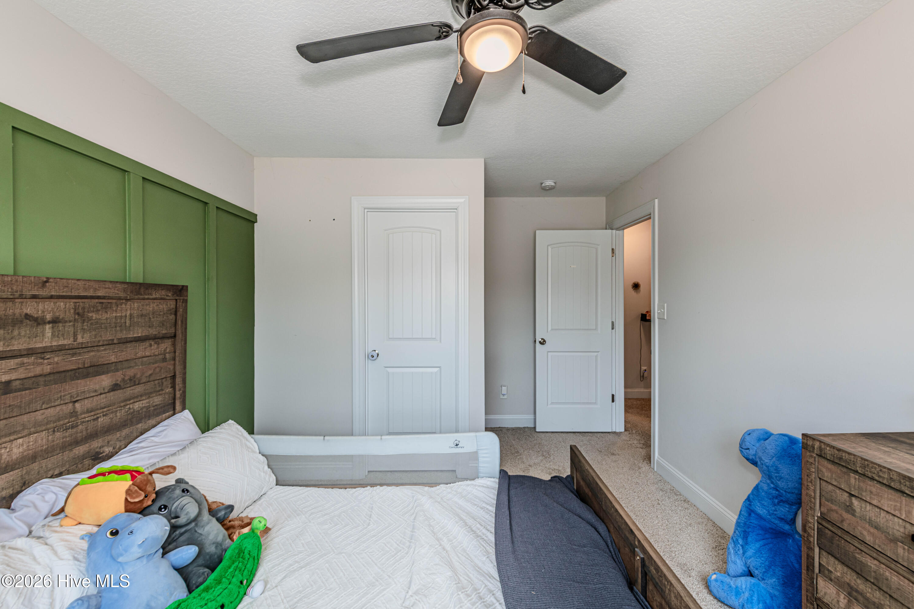 100570010 | Photo 49