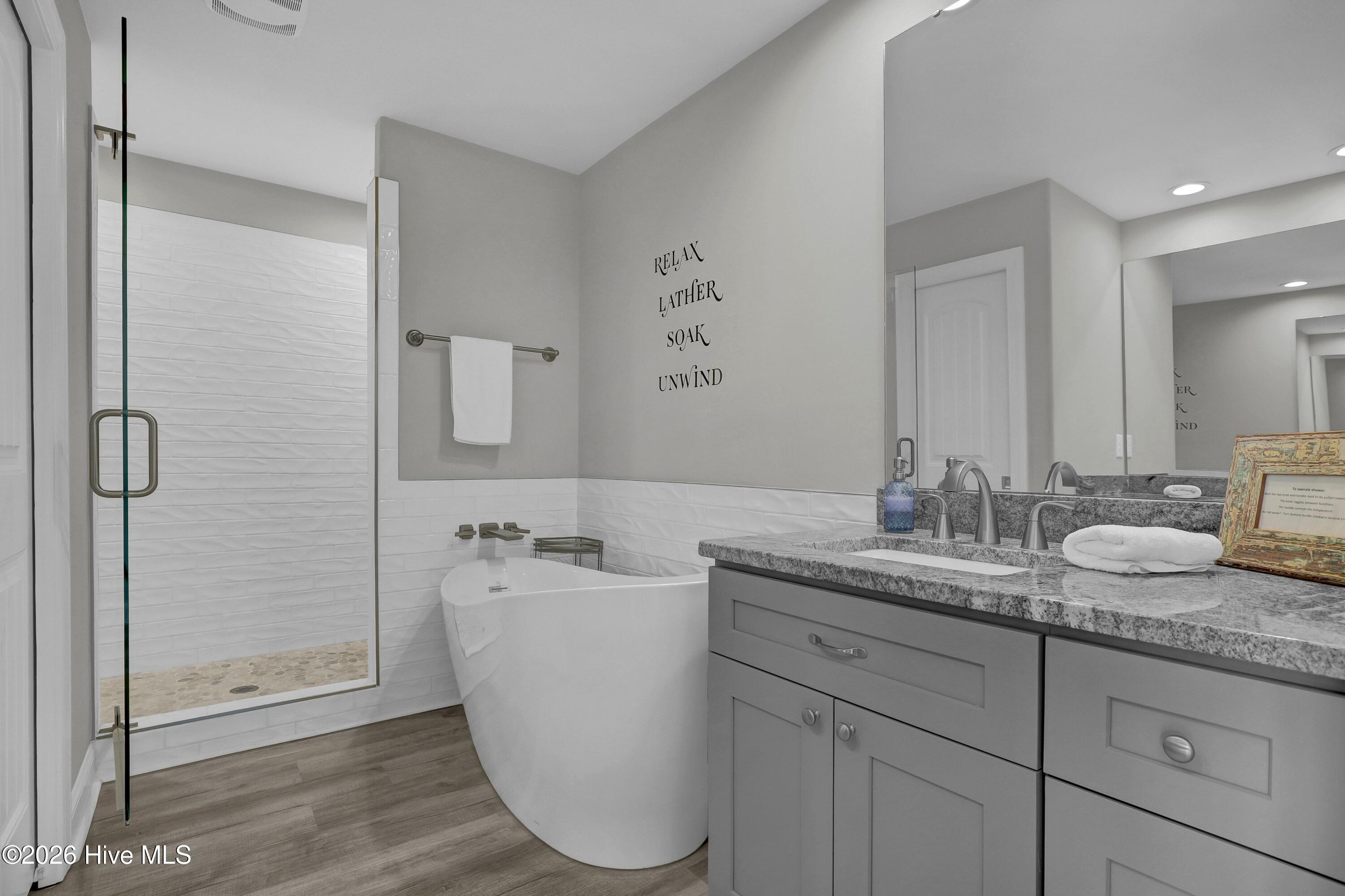 100554934 | Photo 46