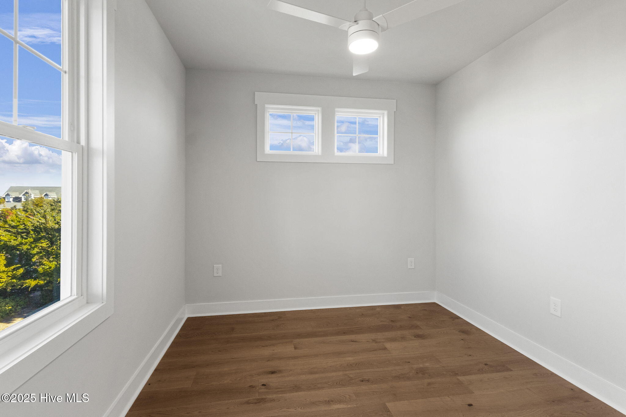 100522656 | Photo 45