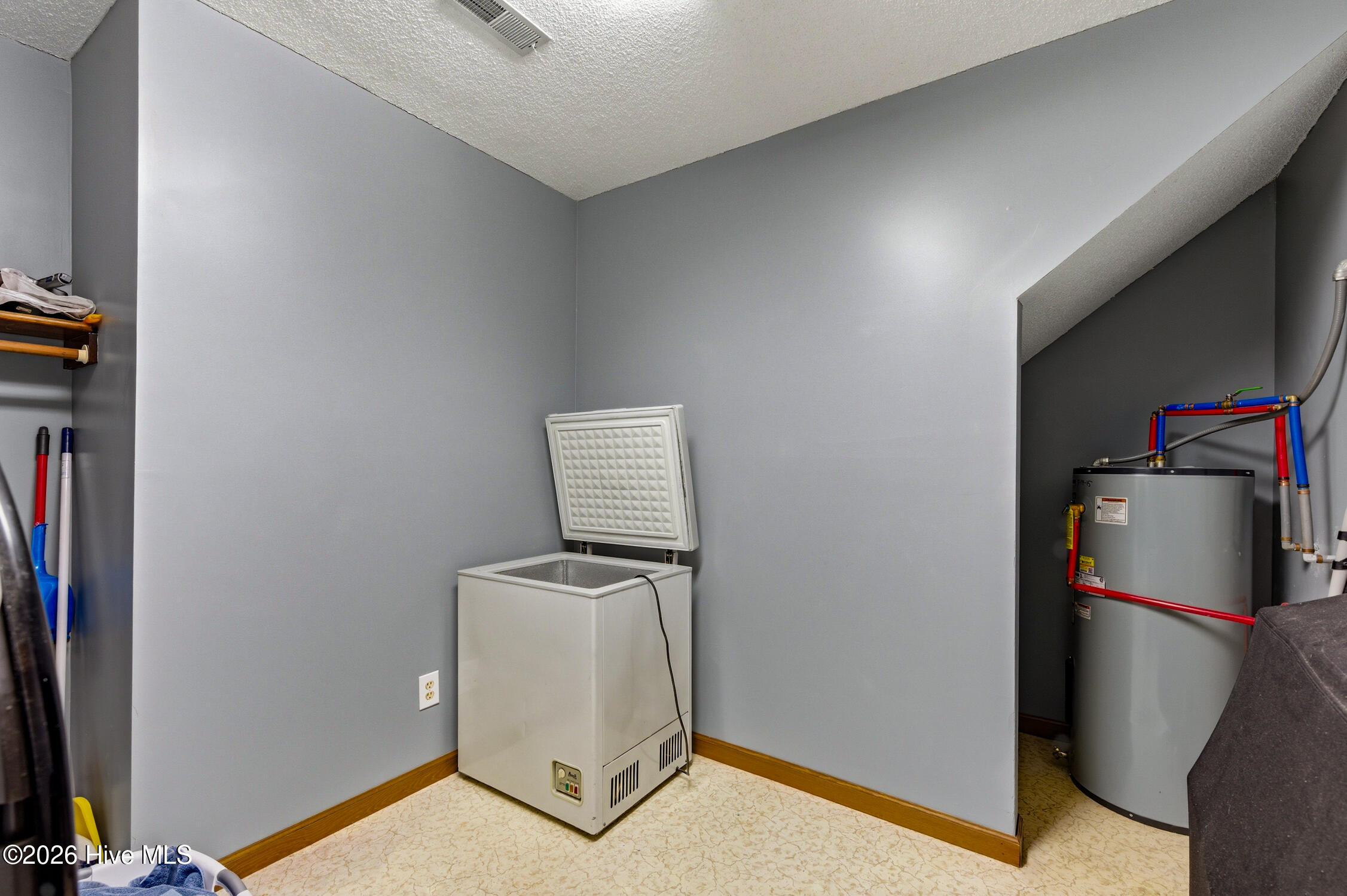 100555864 | Photo 13