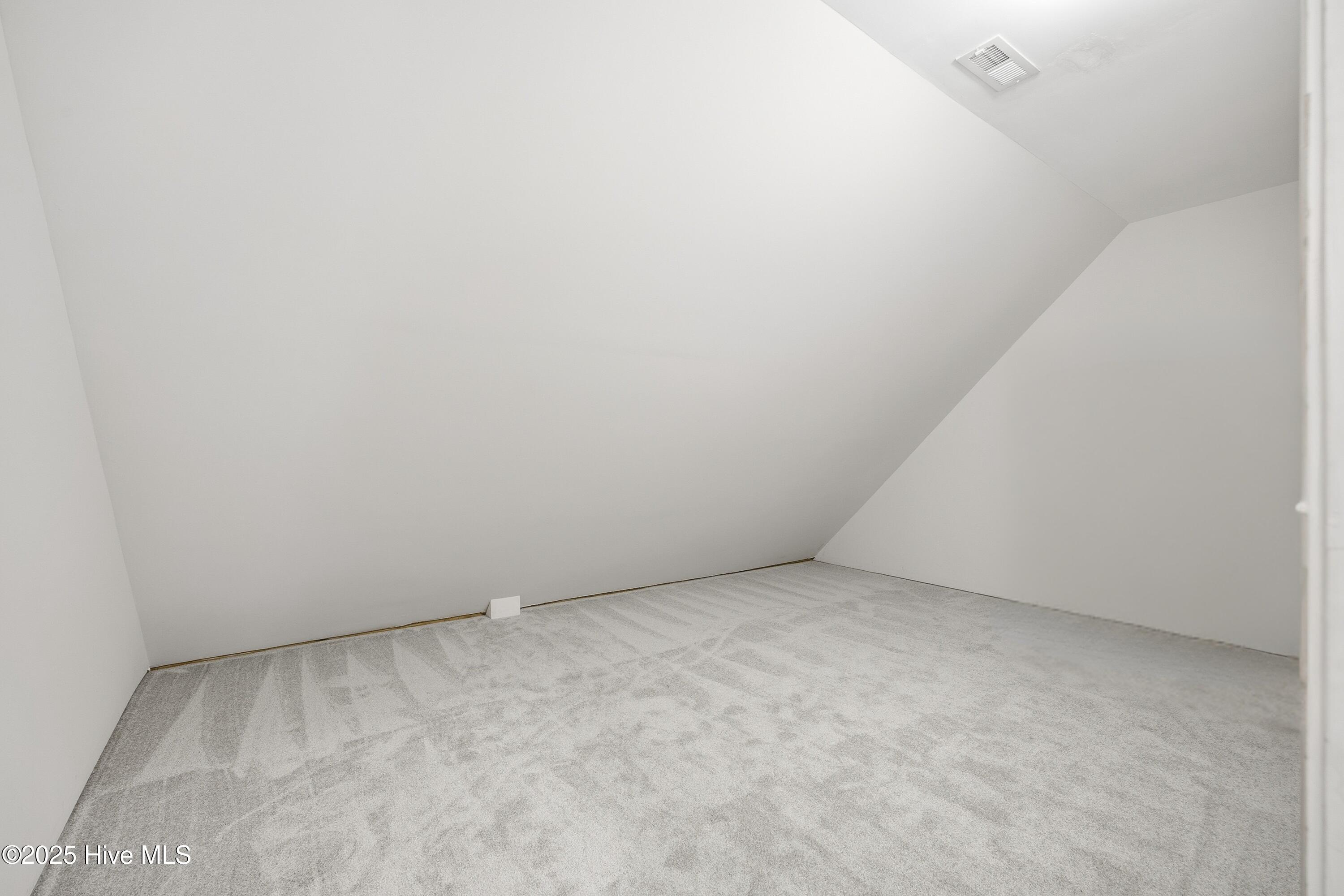 100545806 | Photo 36