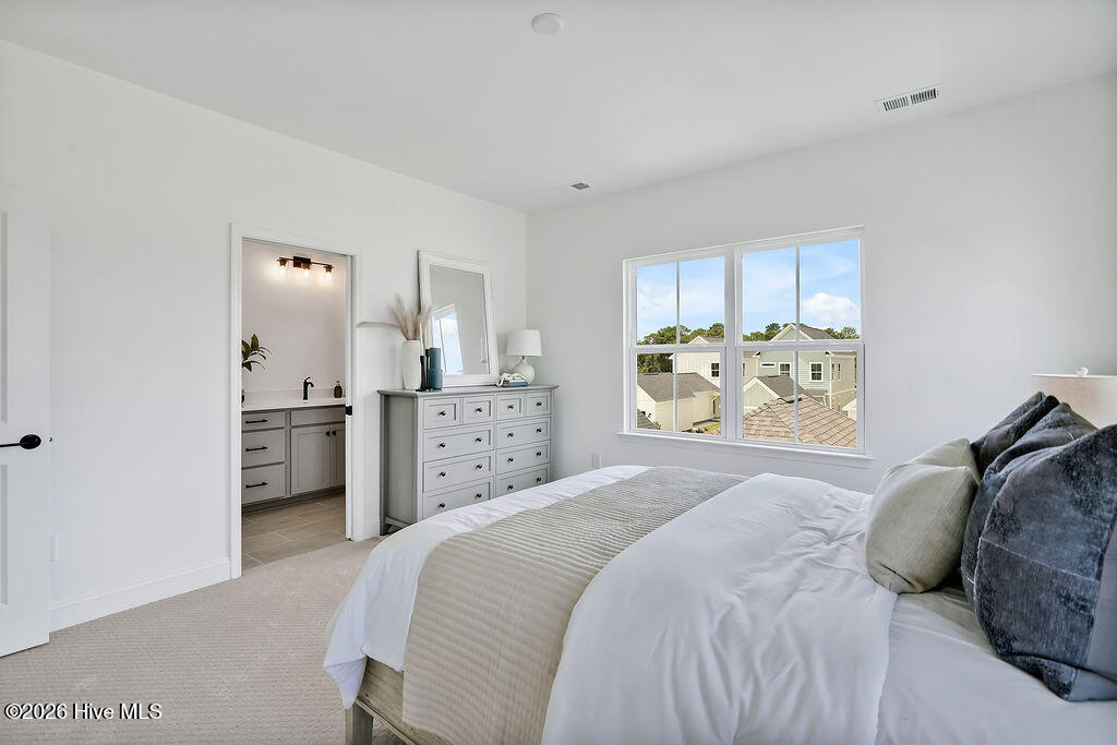 100549861 | Photo 23