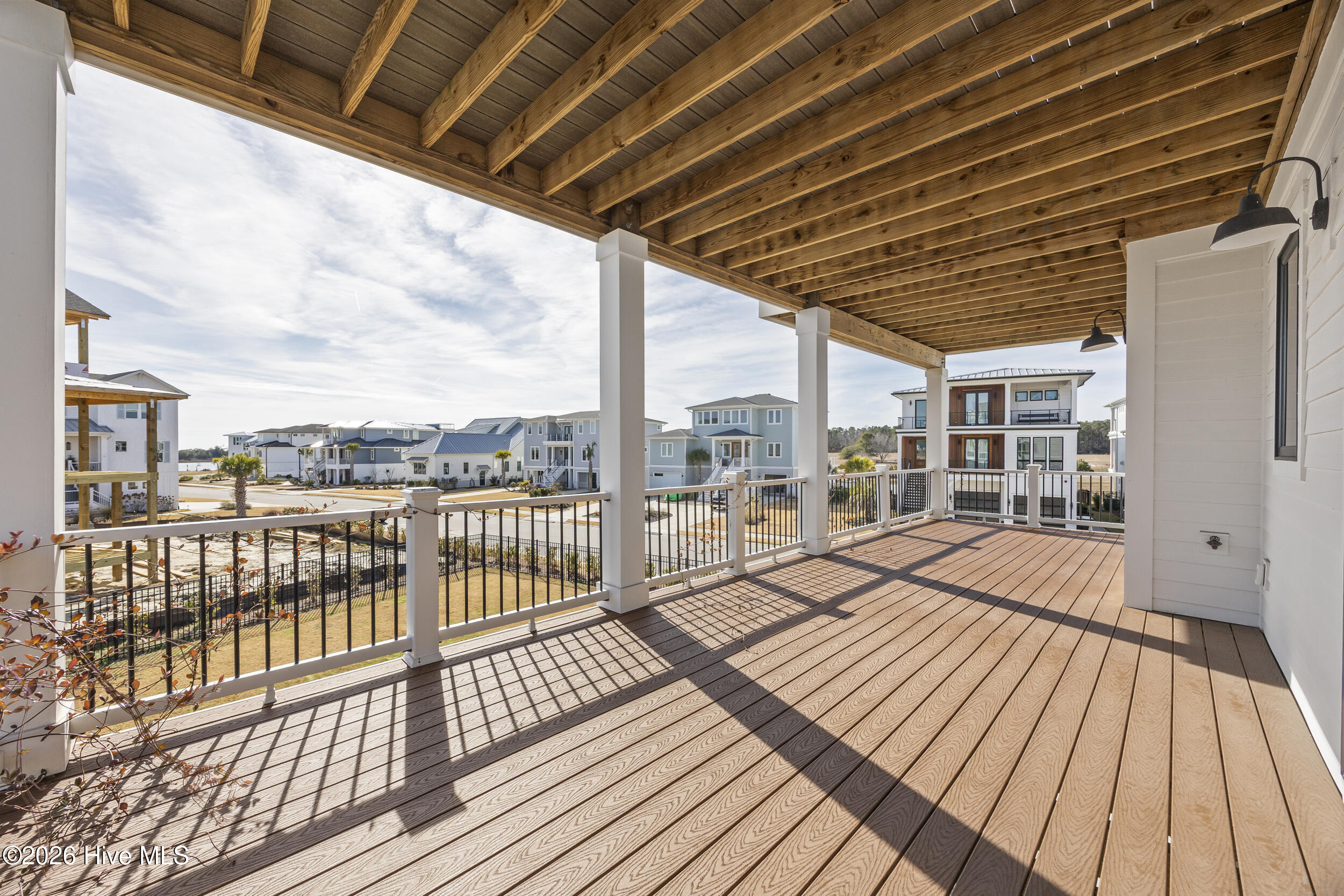 100551268 | Photo 53