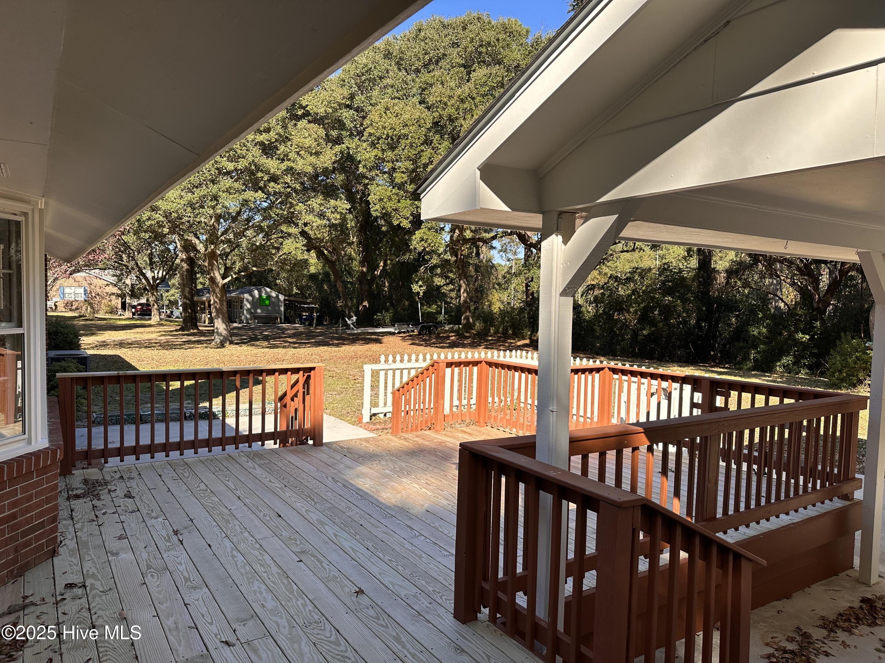 100541035 | Photo 37