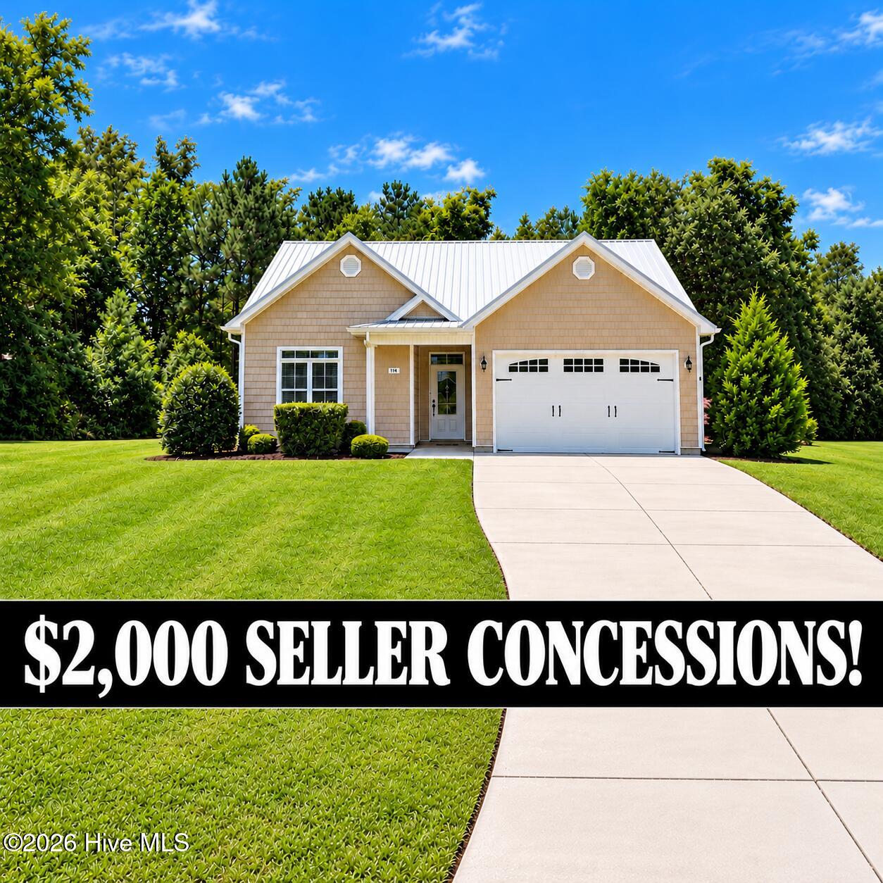 Photo 1 of Single family home for sale at 14 E Caribou Ct, Lake Waccamaw, NC 28450 | MLS# 100602914 | Listing updated on 2026-10-08