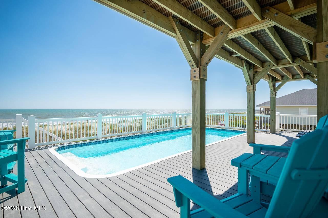 100560212 | Photo 34