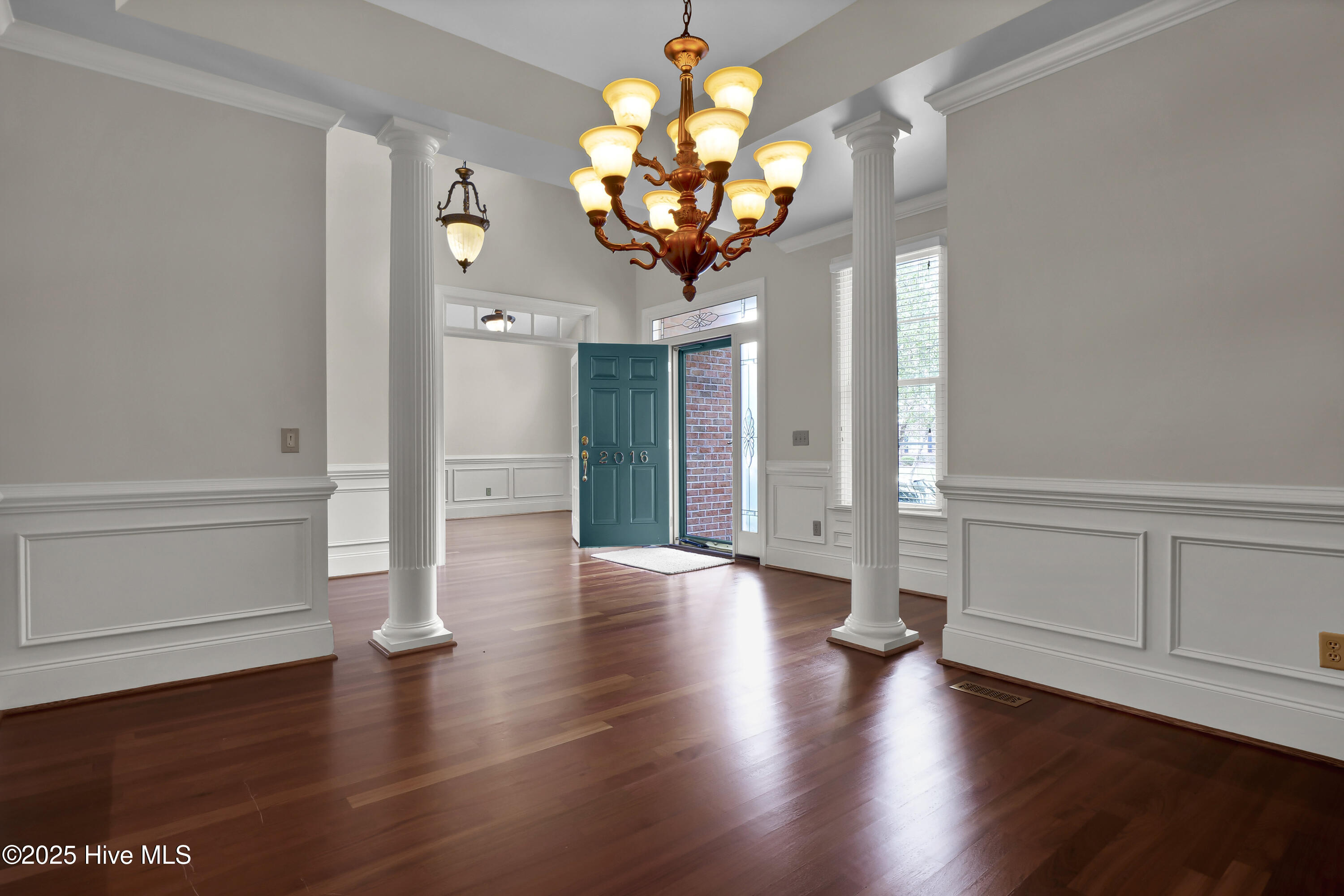 100535642 | Photo 27