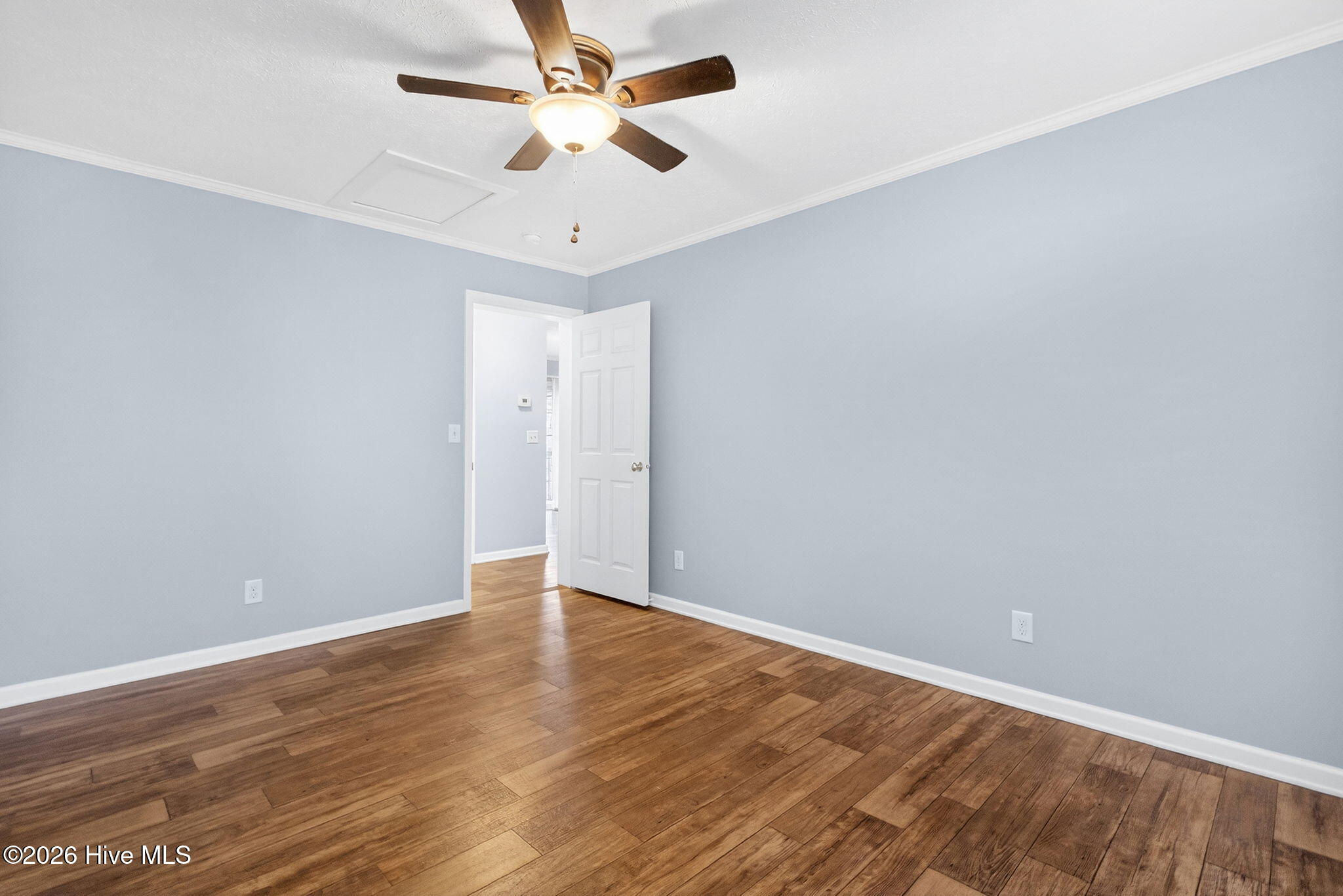 100557070 | Photo 31