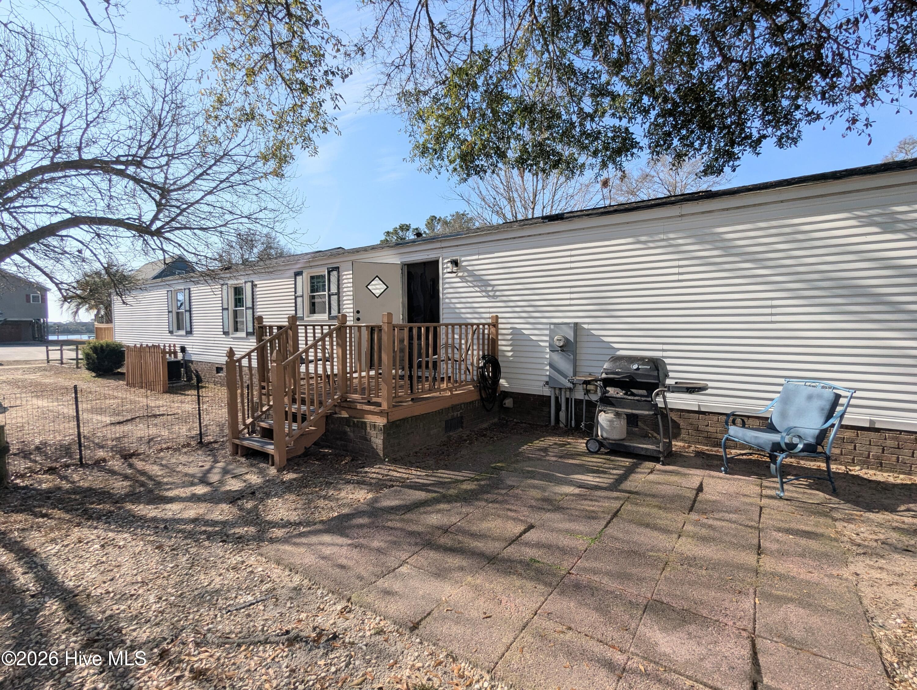 100548489 | Photo 33