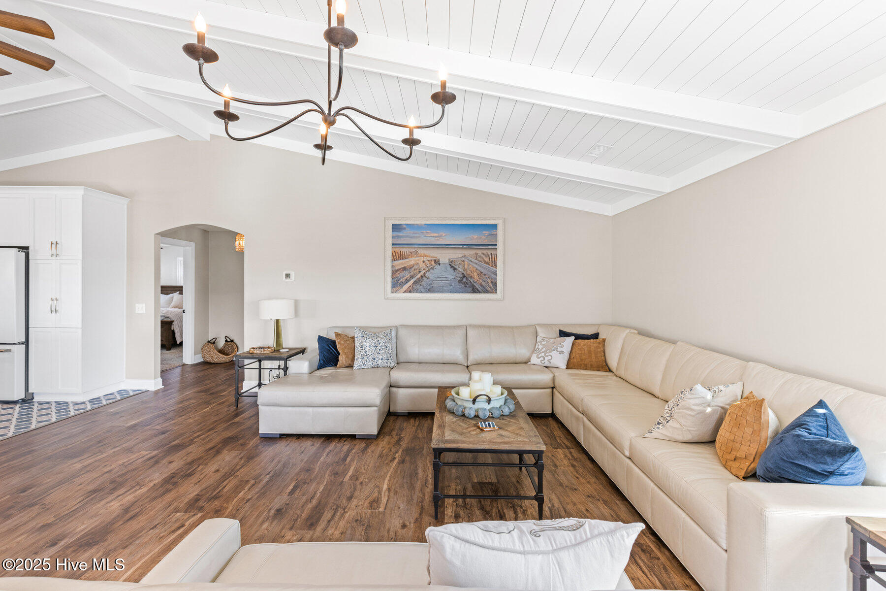 100542757 | Photo 10