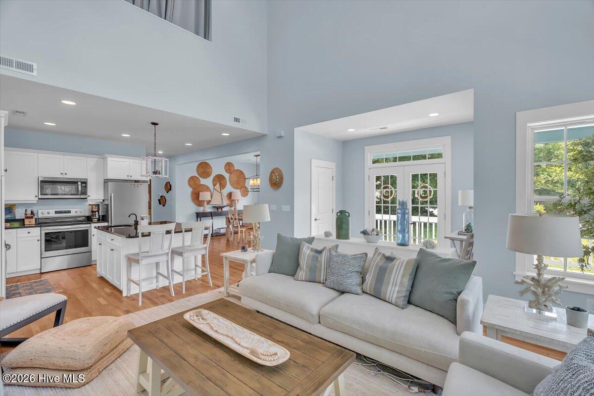 100553407 | Photo 11